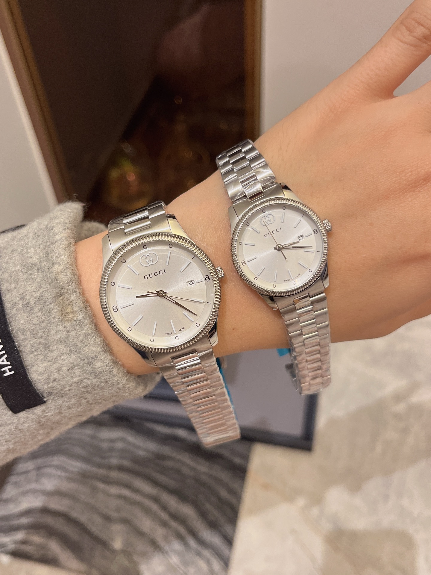 Gucci G-Timeless 38mm/29mm detail 2