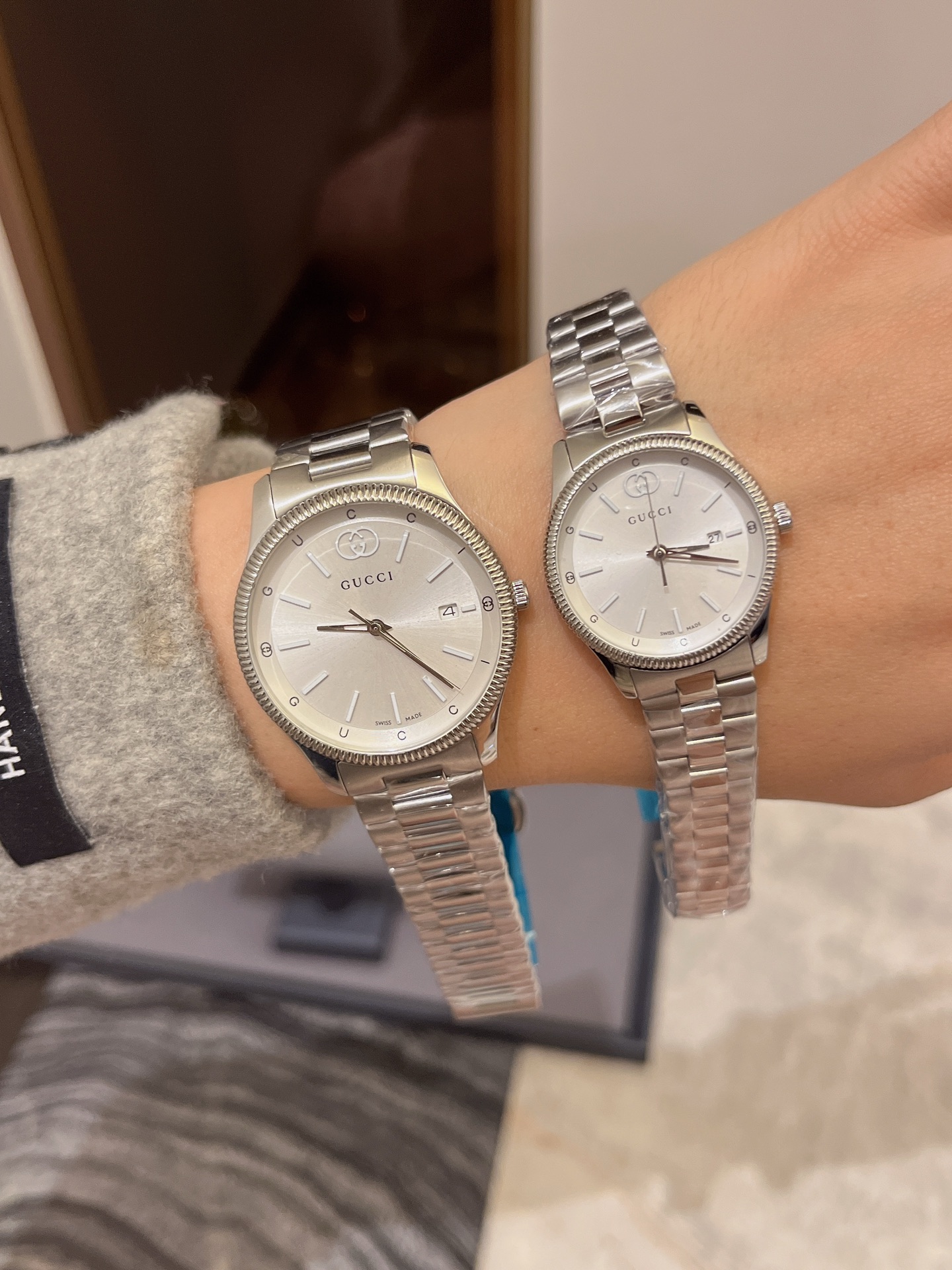 Gucci G-Timeless 38mm/29mm detail 4