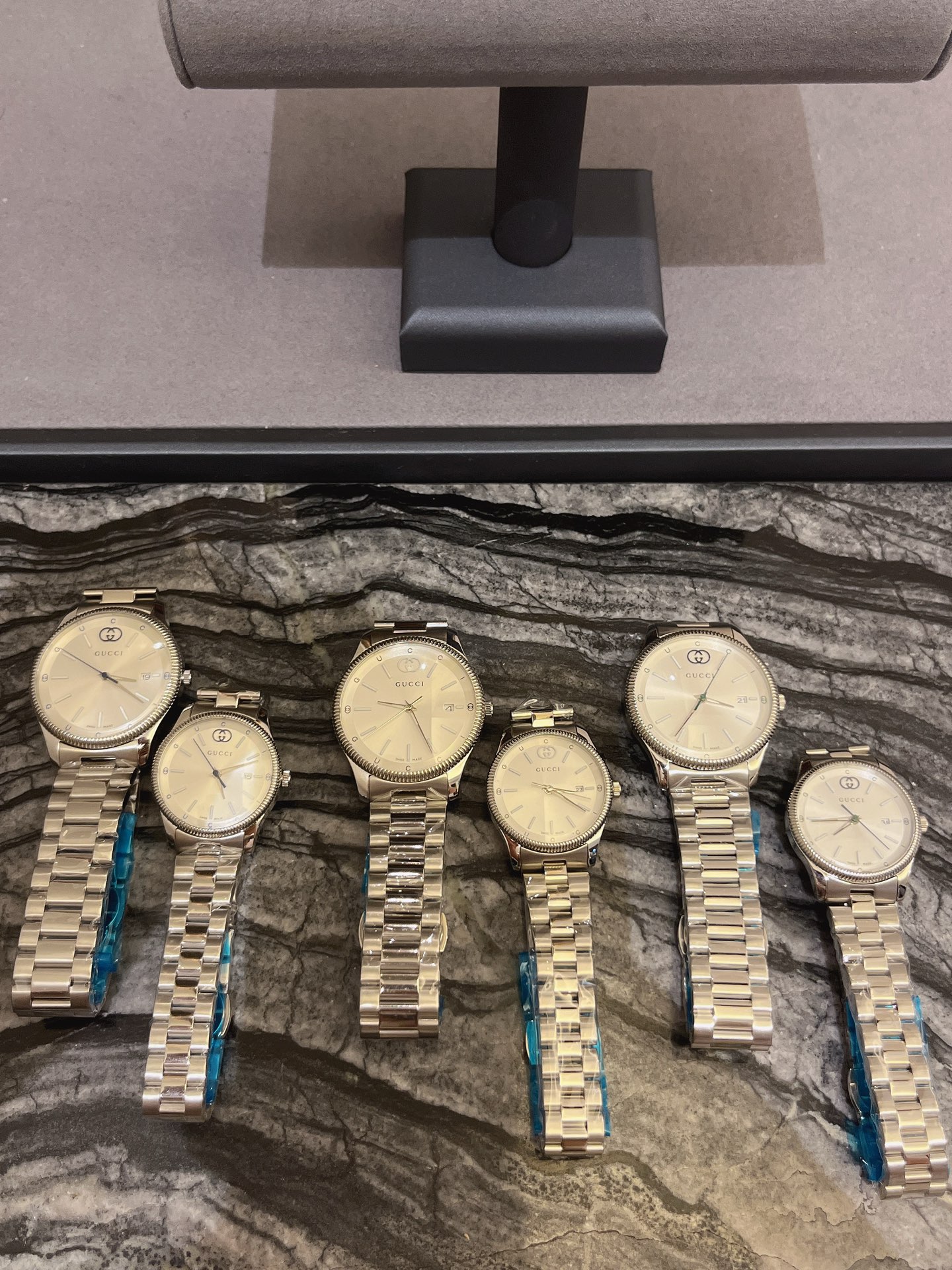 Gucci G-Timeless 38mm/29mm detail 7