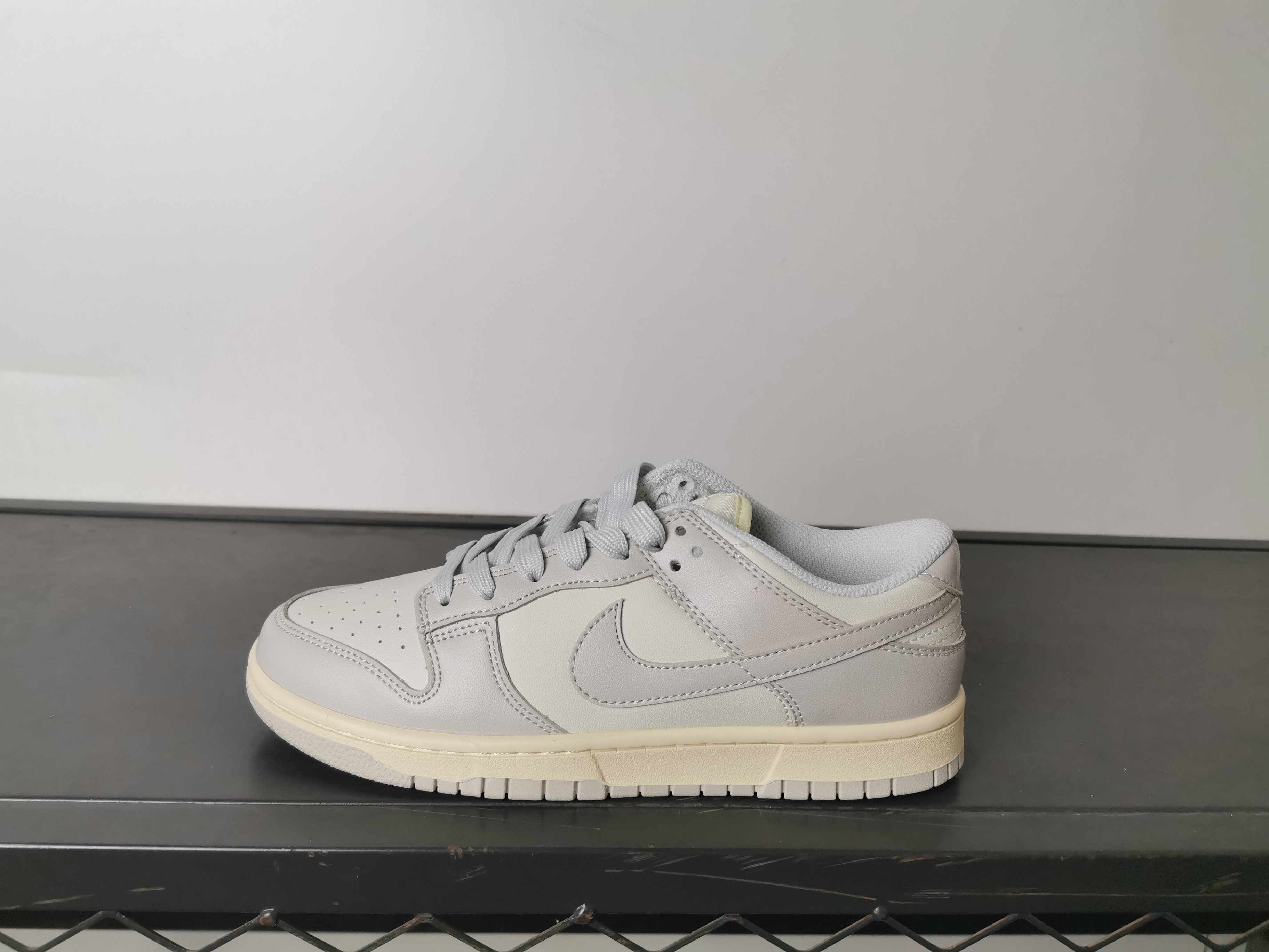 Nike SB Dunk Low Retro: Low-Top Skateboarding Shoes for Comfort & Style 2 a1745827979182 6156