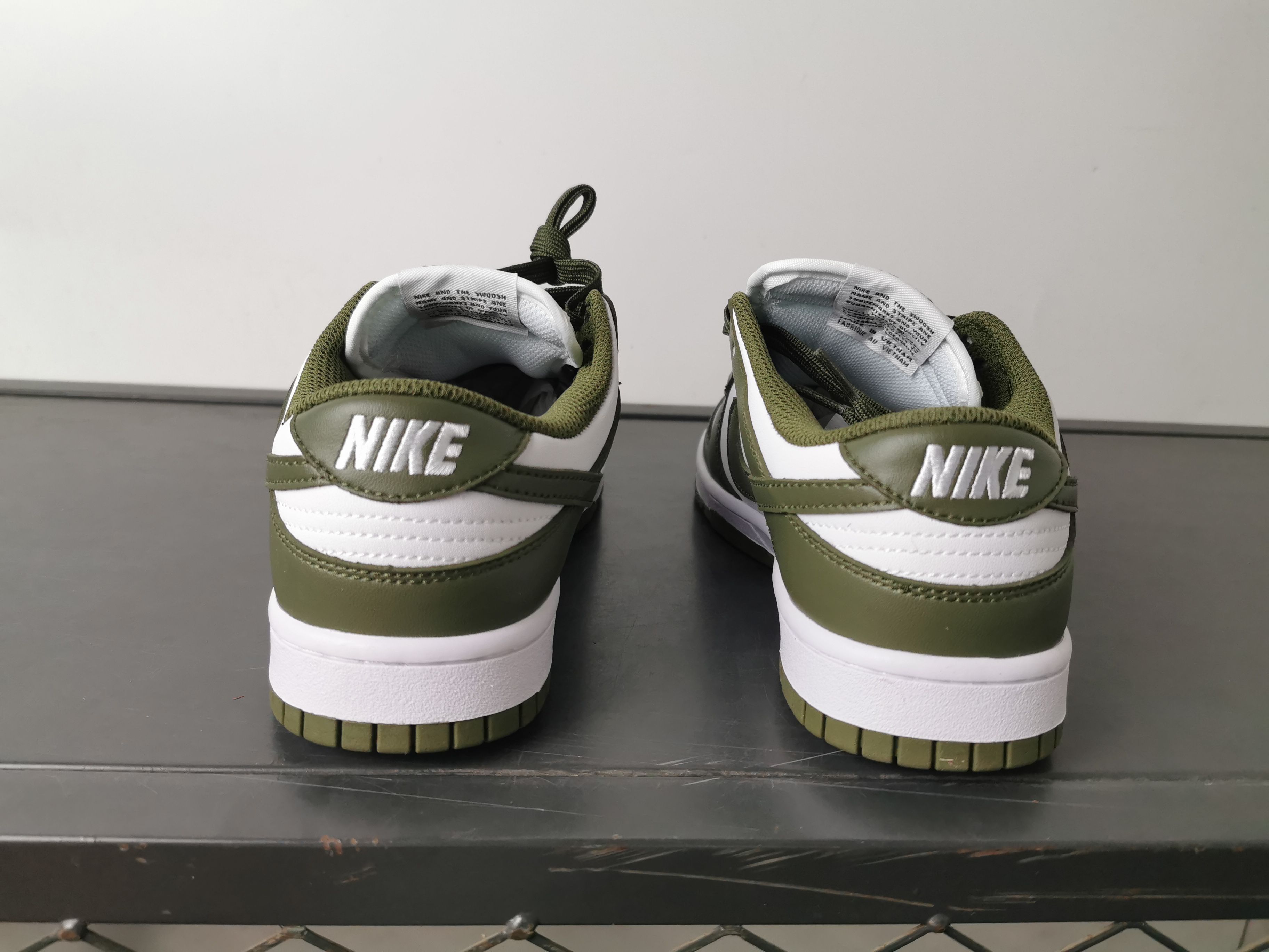 Nike SB Dunk Low Retro: Timeless Style & Comfort for Everyday Wear 4 a1745906178004 3504