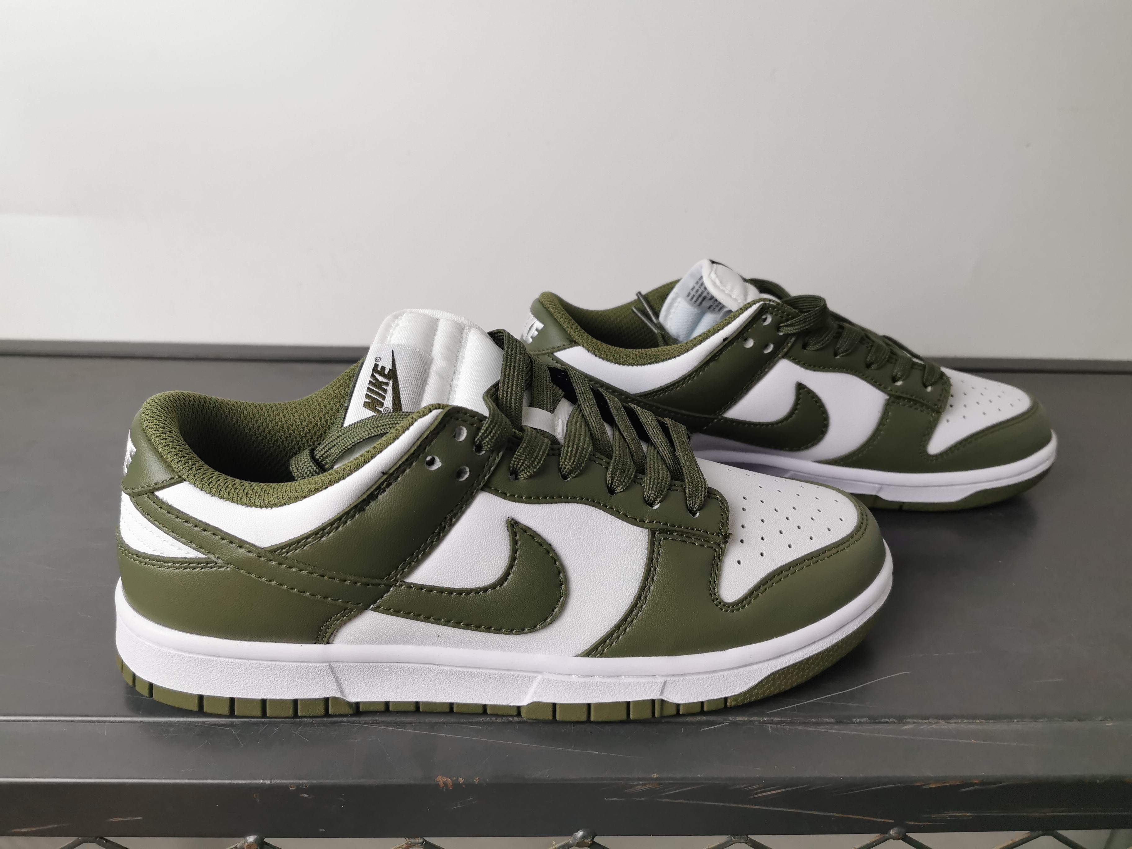 Nike SB Dunk Low Retro: Timeless Style & Comfort for Everyday Wear 9 a1745906179789 2383