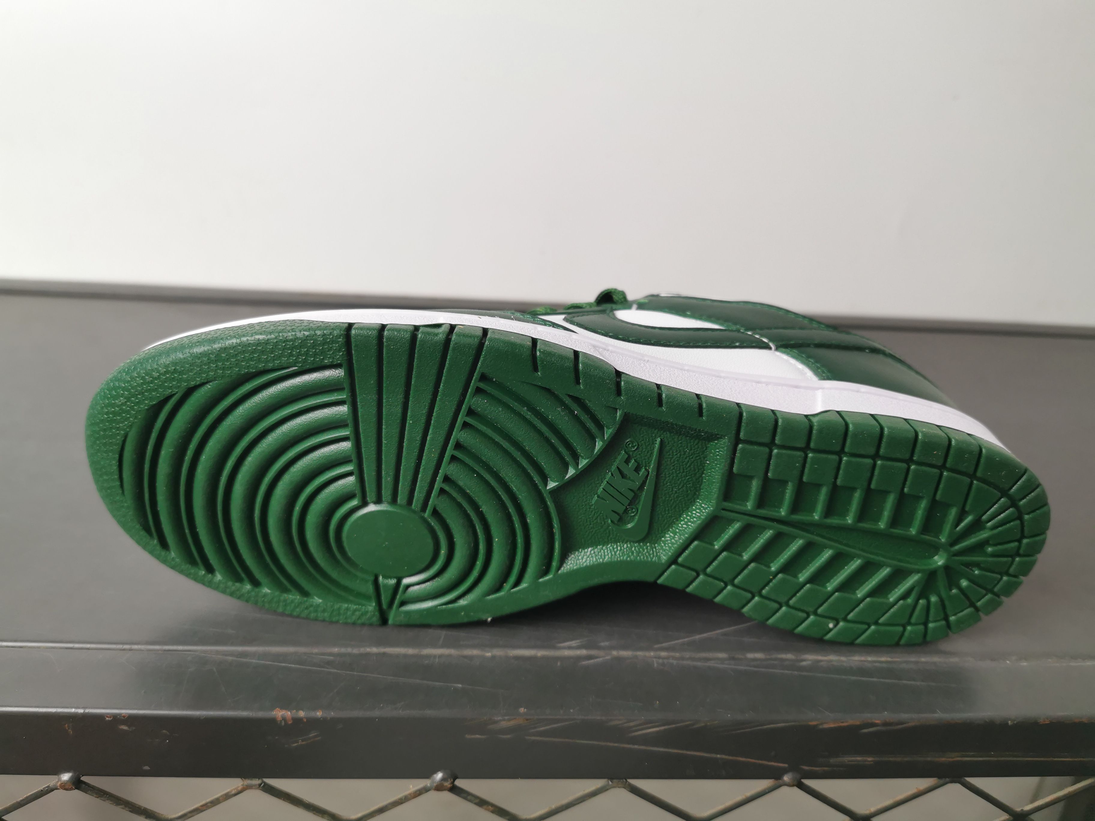 Nike SB Dunk Low Retro: Classic Style, Modern Comfort - DD1391-101 6 a1745906217391 7541
