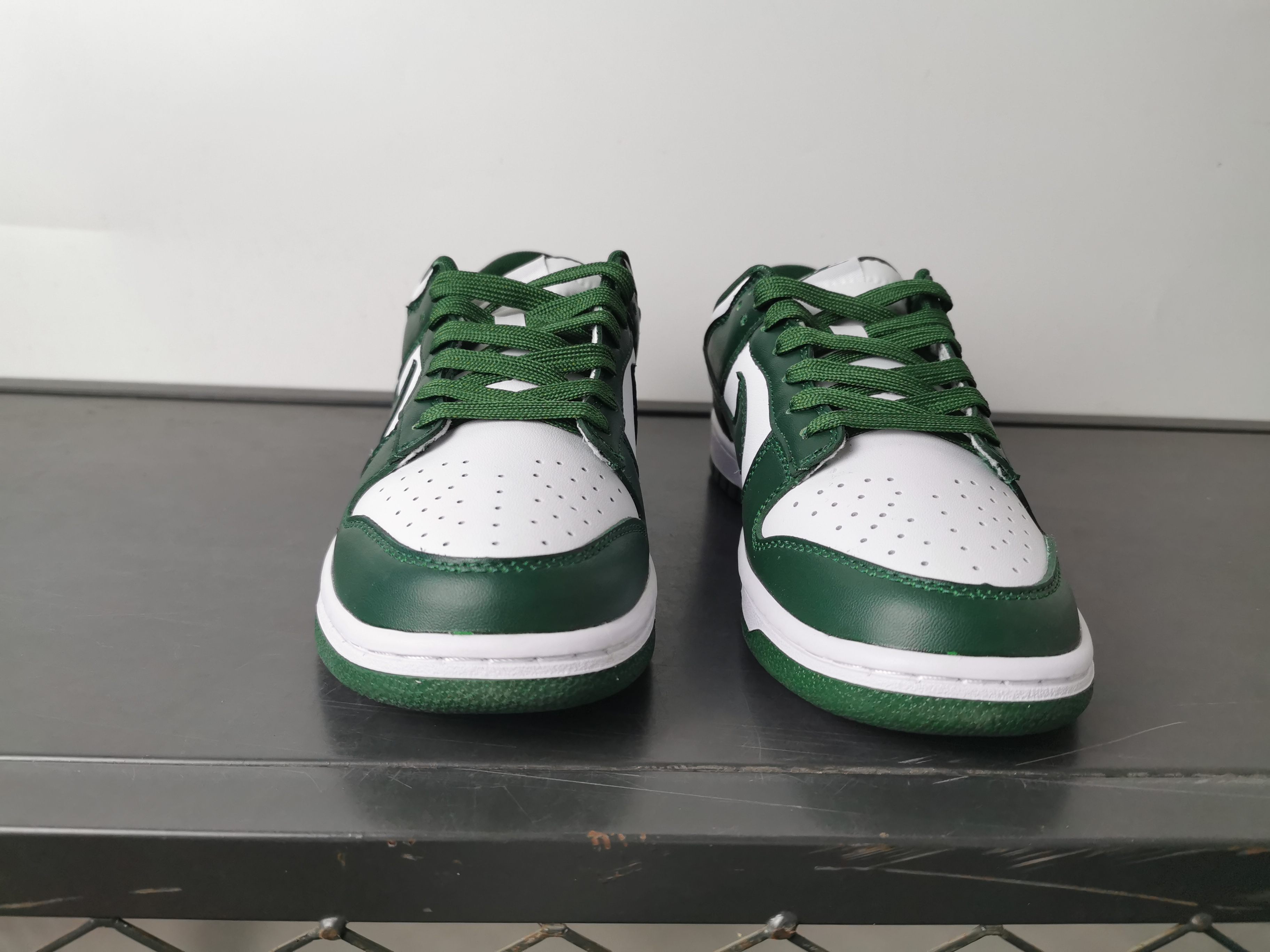 Nike SB Dunk Low Retro: Classic Style, Modern Comfort - DD1391-101 3 a1745906217607 4254