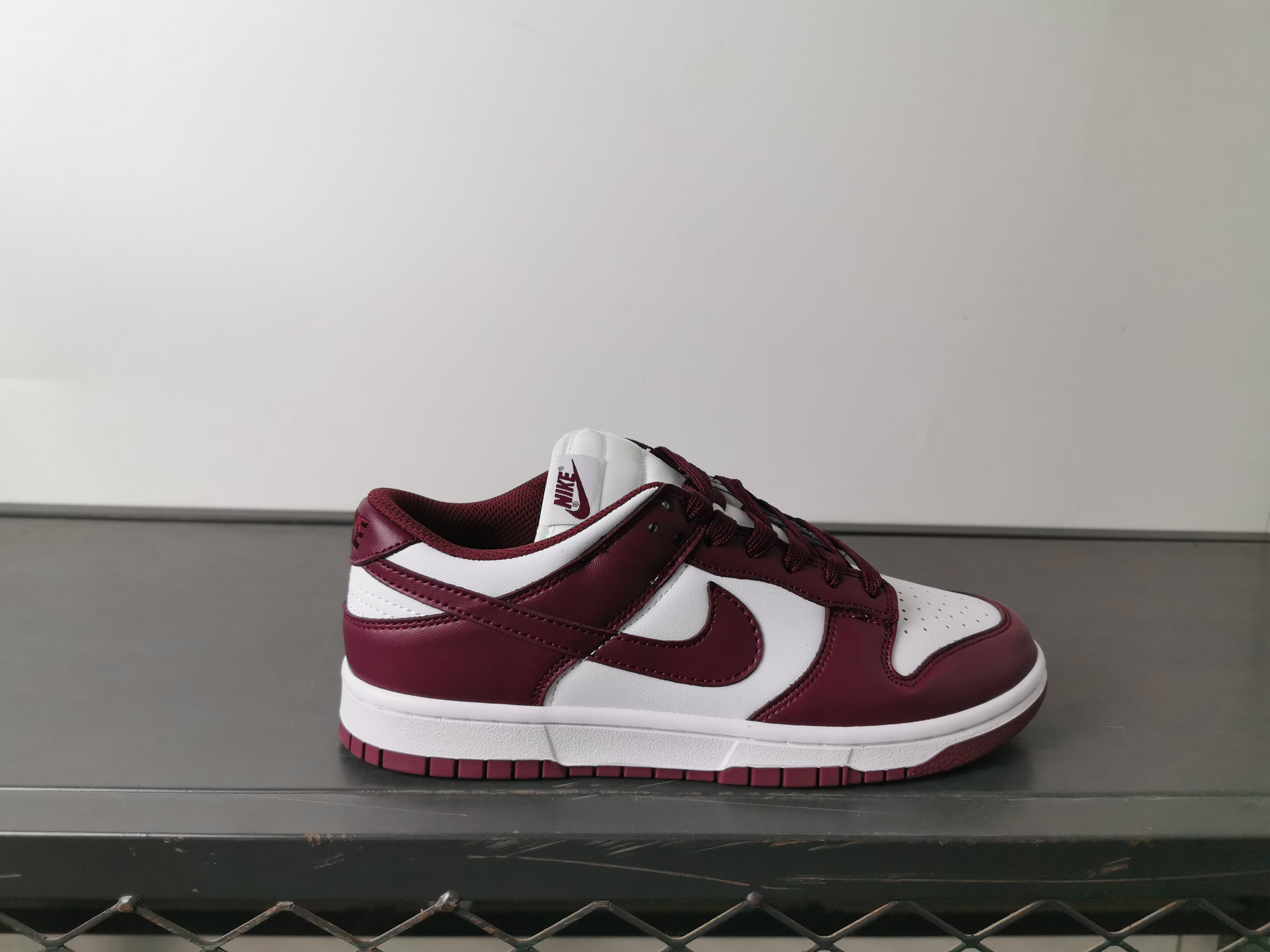 Nike SB Dunk Low Retro Bordeaux: Comfortable, Retro Style Skateboarding Shoes 2 a1745906297638 5005