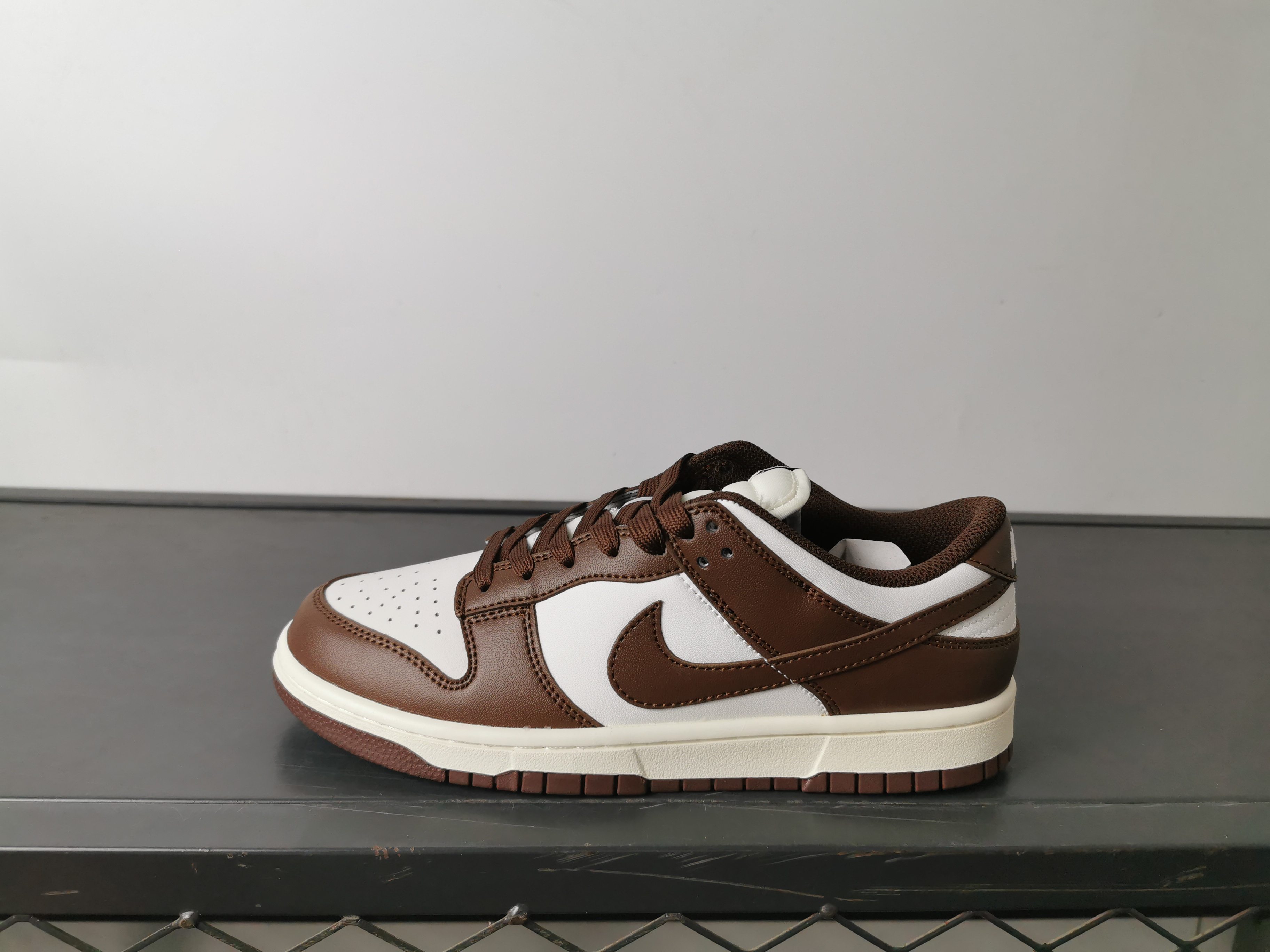 Nike SB Dunk Low Retro: Brown and White Casual Skateboarding Shoes 2 a1745906381629 4522