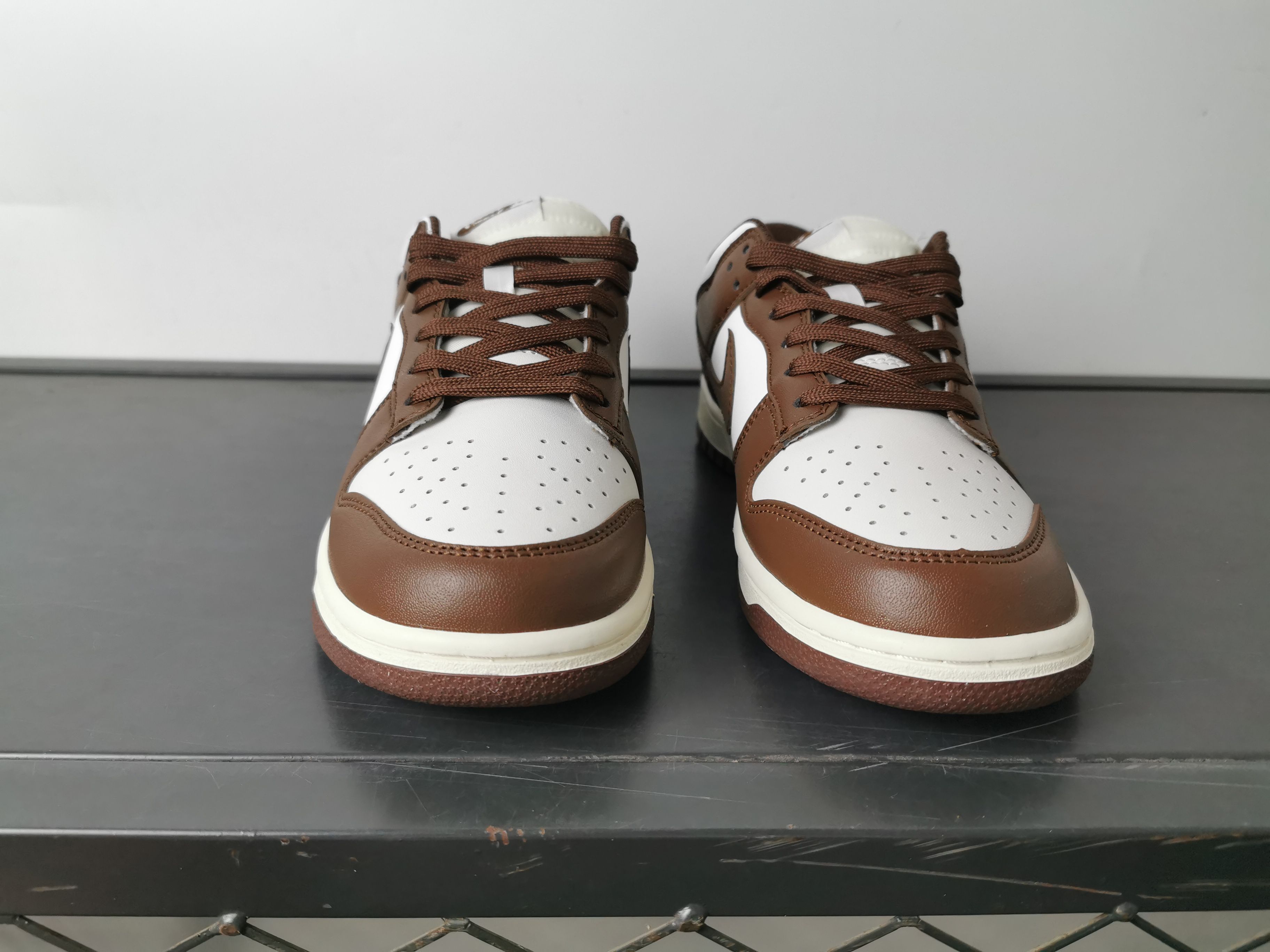 Nike SB Dunk Low Retro: Brown and White Casual Skateboarding Shoes 3 a1745906381878 7580
