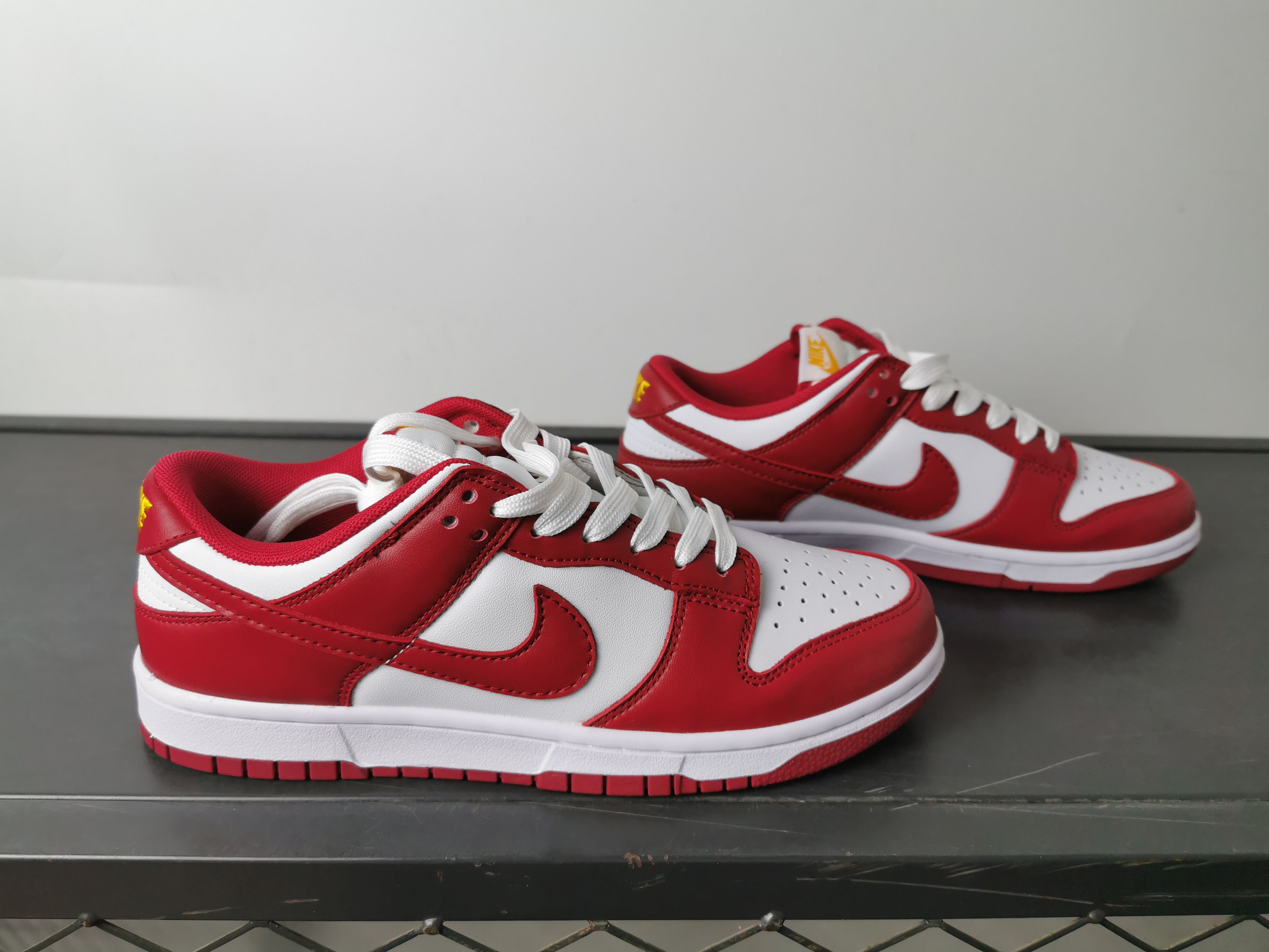 Nike SB Dunk Low Retro: Red & White, Low-Top Skateboarding Shoes 9 a1745906434516 6150
