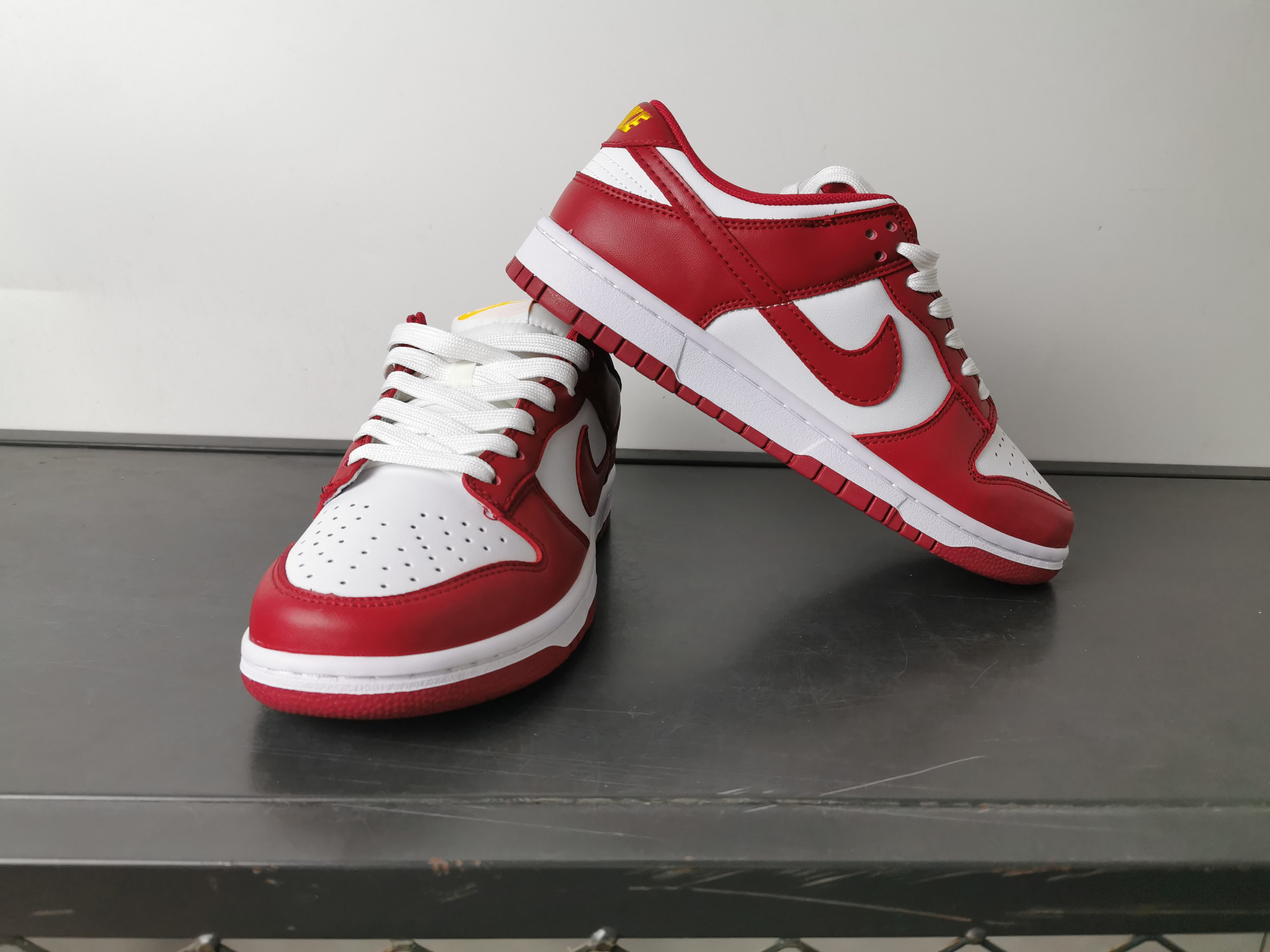 Nike SB Dunk Low Retro: Red & White, Low-Top Skateboarding Shoes 7 a1745906434621 7818