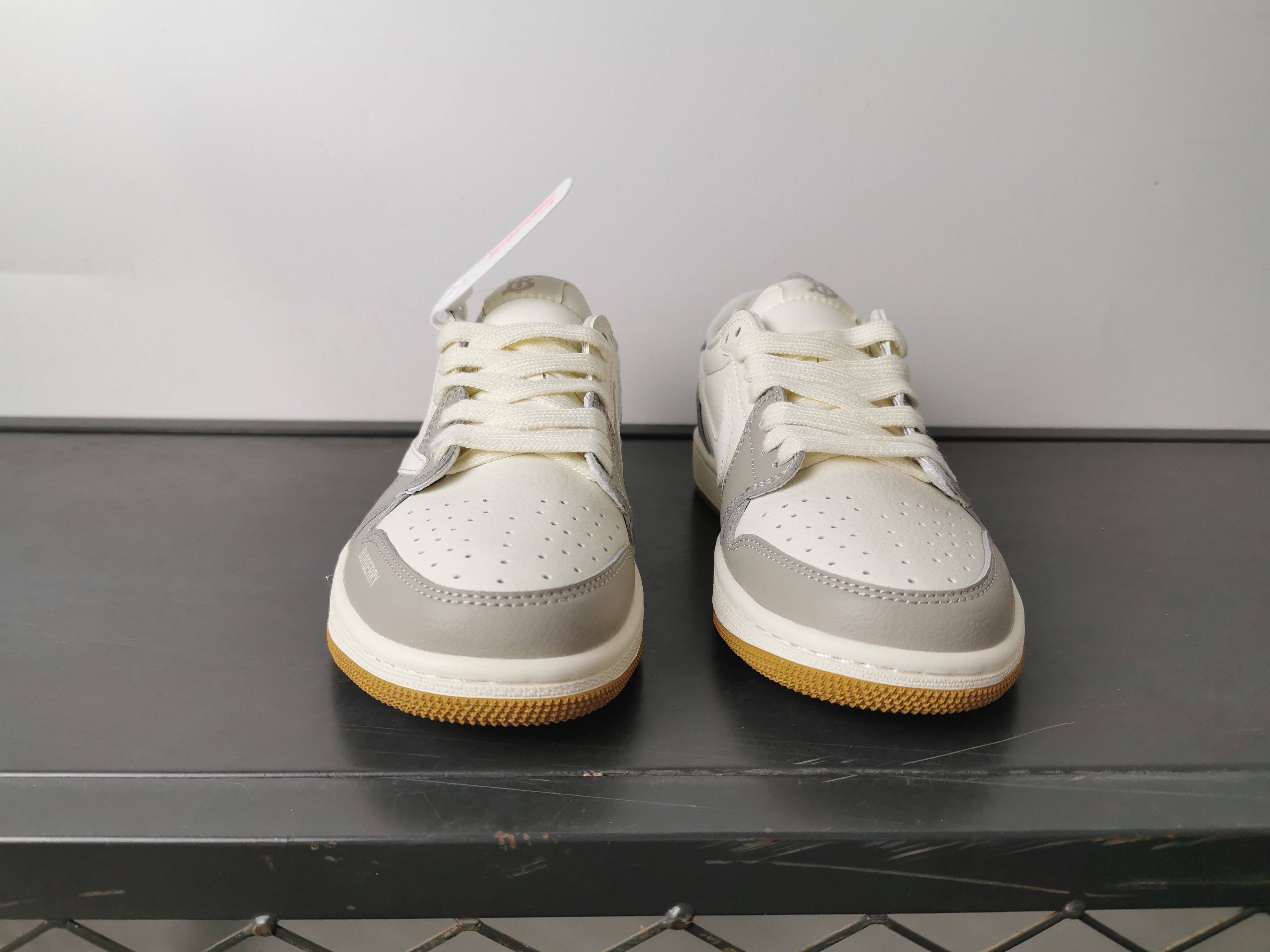 Burberry Low-Top Leather Sneakers in Gray and White for Men and Women 3 a1745906495767 7524