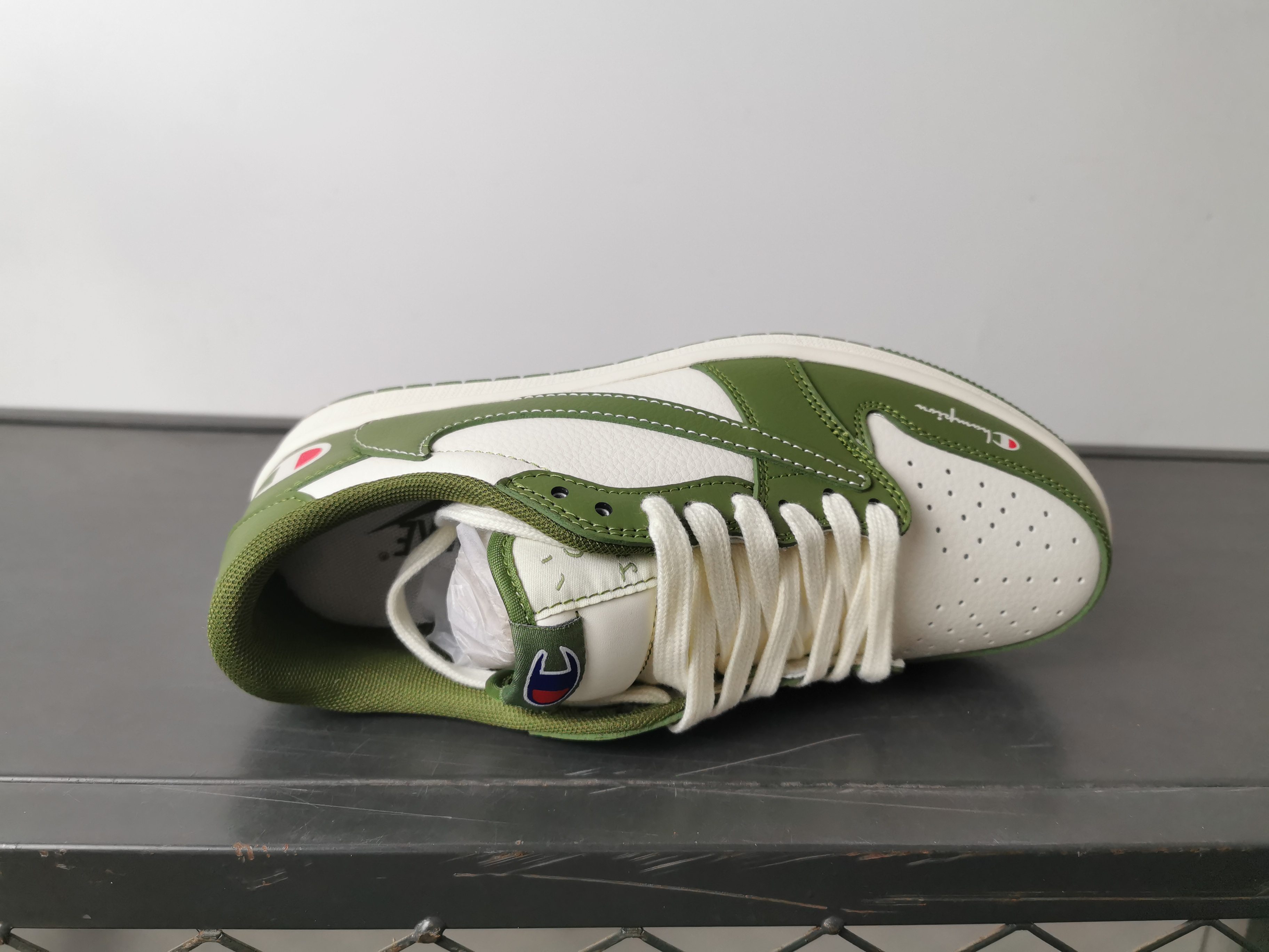 Champion Low-Top Sneakers Olive Green and White Athletic Shoes 5 a1745906527771 5272