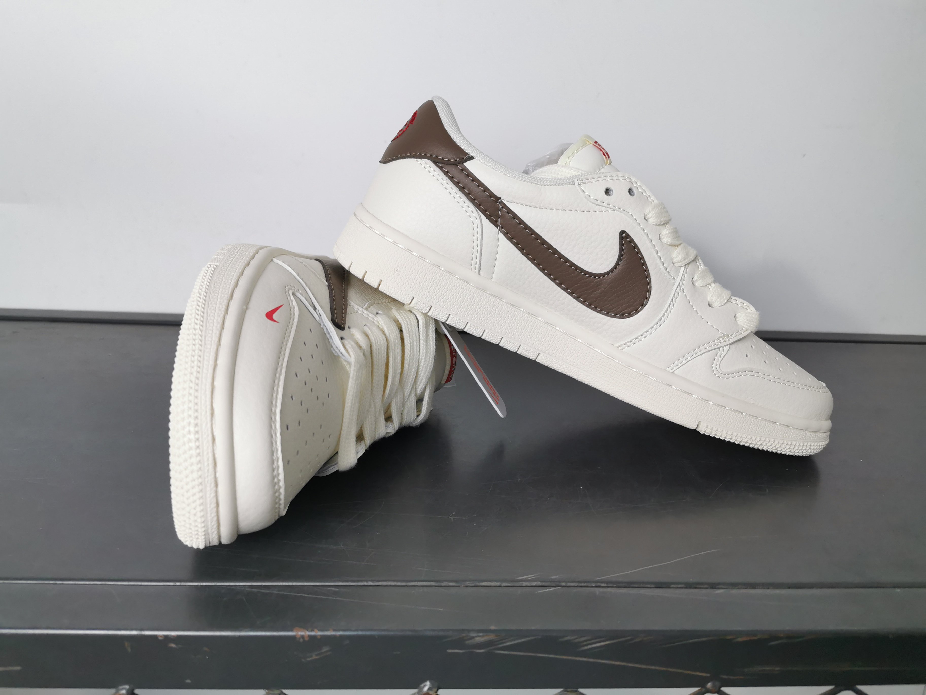 Air Jordan 1 Travis Scott Reverse Mocha Low Top Sneakers - Premium Quality 8 a1745906828442 0604