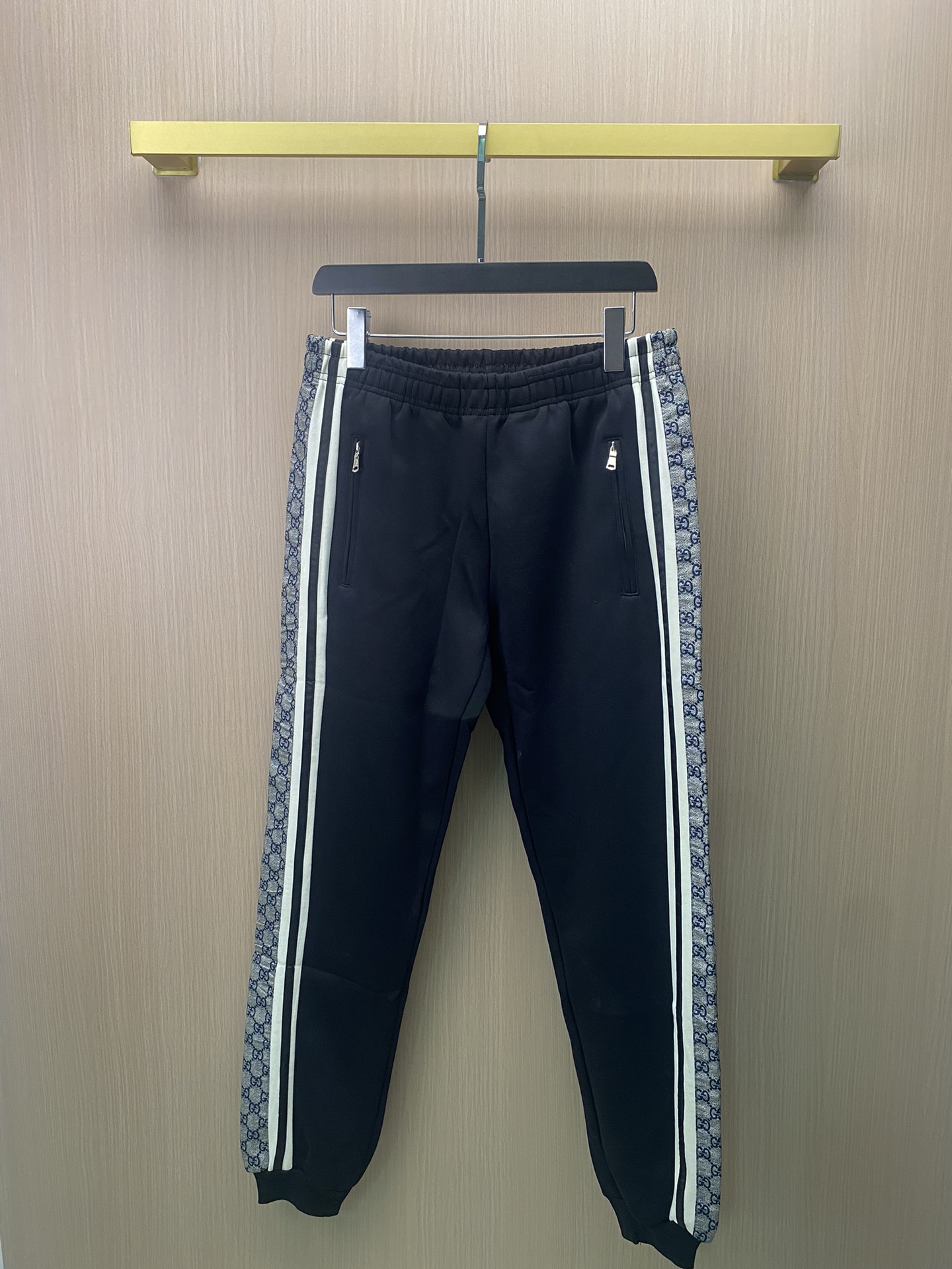 Gucci 2024 nuevos pantalones largos unisex con cinta y letras, tela original personalizada, misma que usan celebridades…