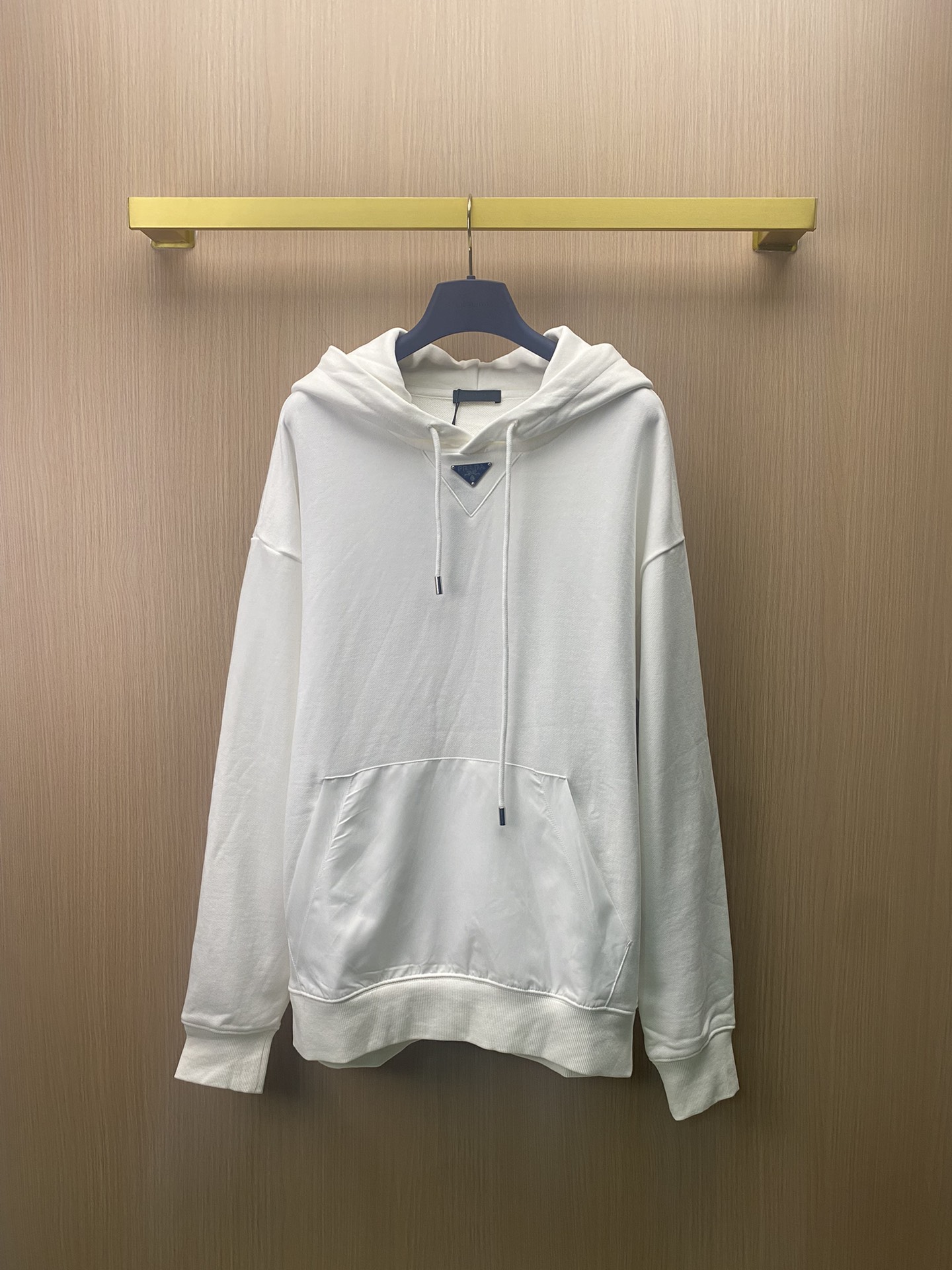 PRADA Prada sudadera con capucha para parejas con insignia triangular de 2024, corte ligeramente ancho, alto gramaje de…