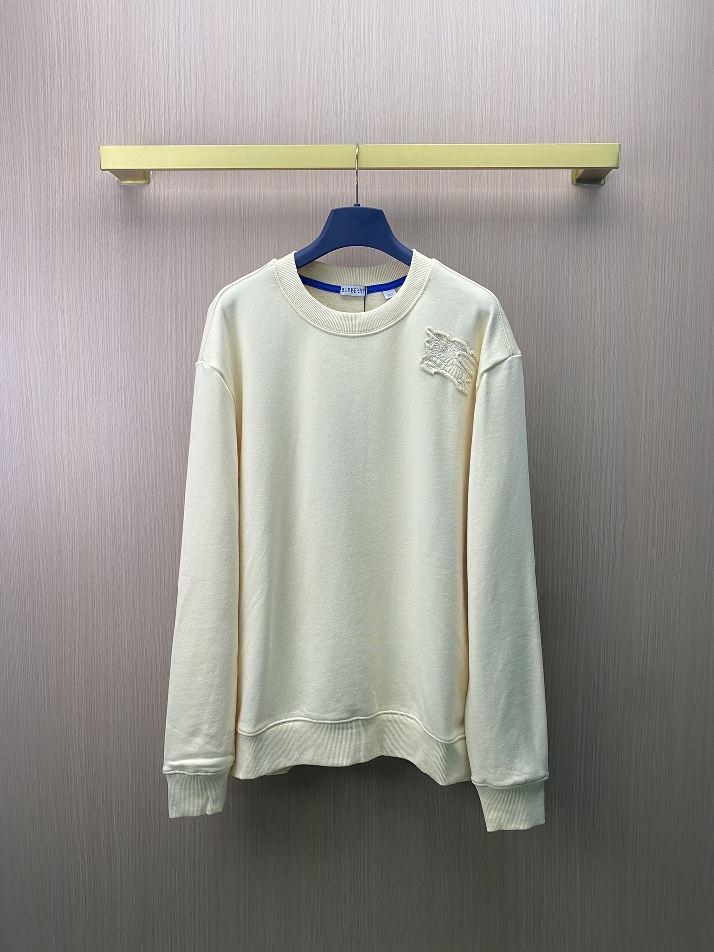 Sudadera de cuello redondo de Burberry con parche de quemado simple y logo de caballo de guerra, tela original, teñida …