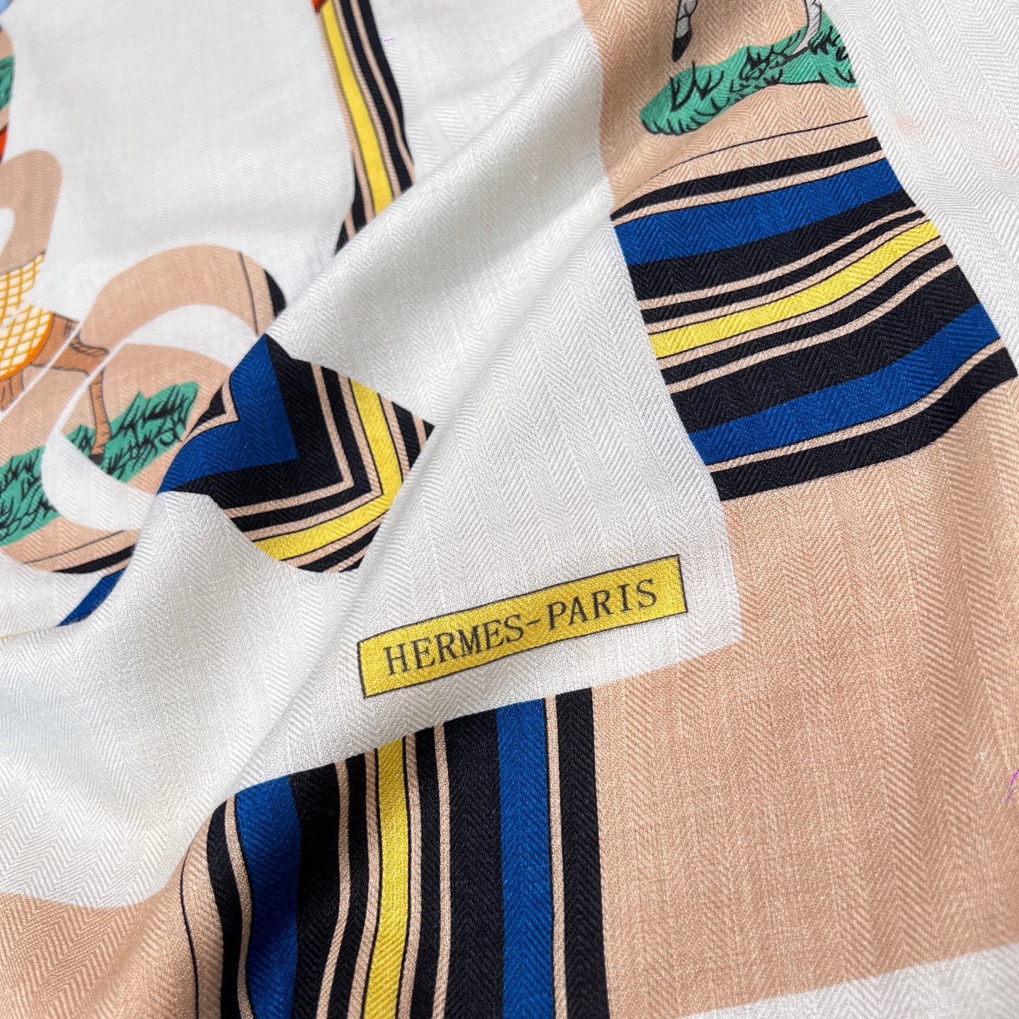 Шелковый кашемировый платок Hermes 136x137 см Hermès