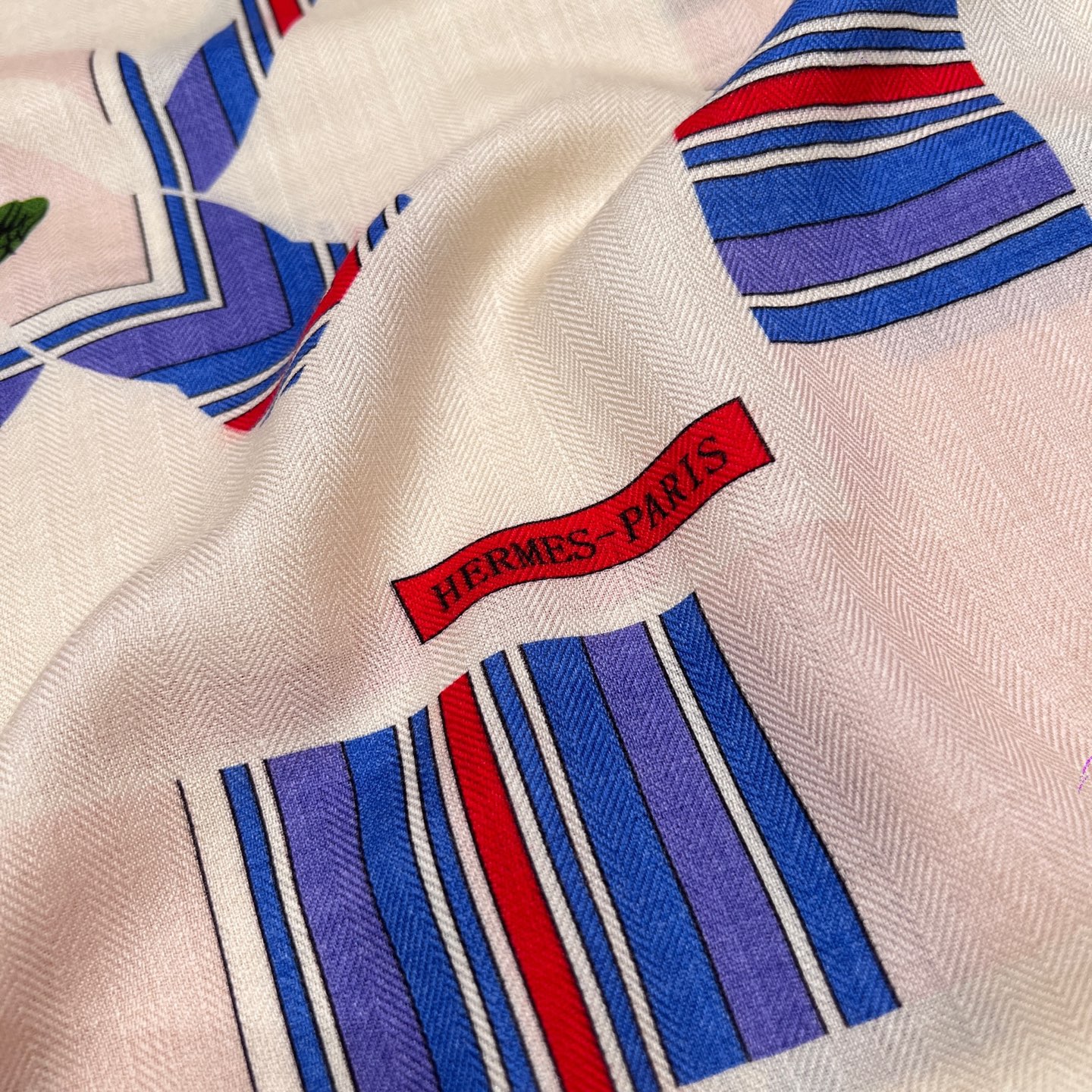 Платок Hermes кашемир шелк розовый Hermès