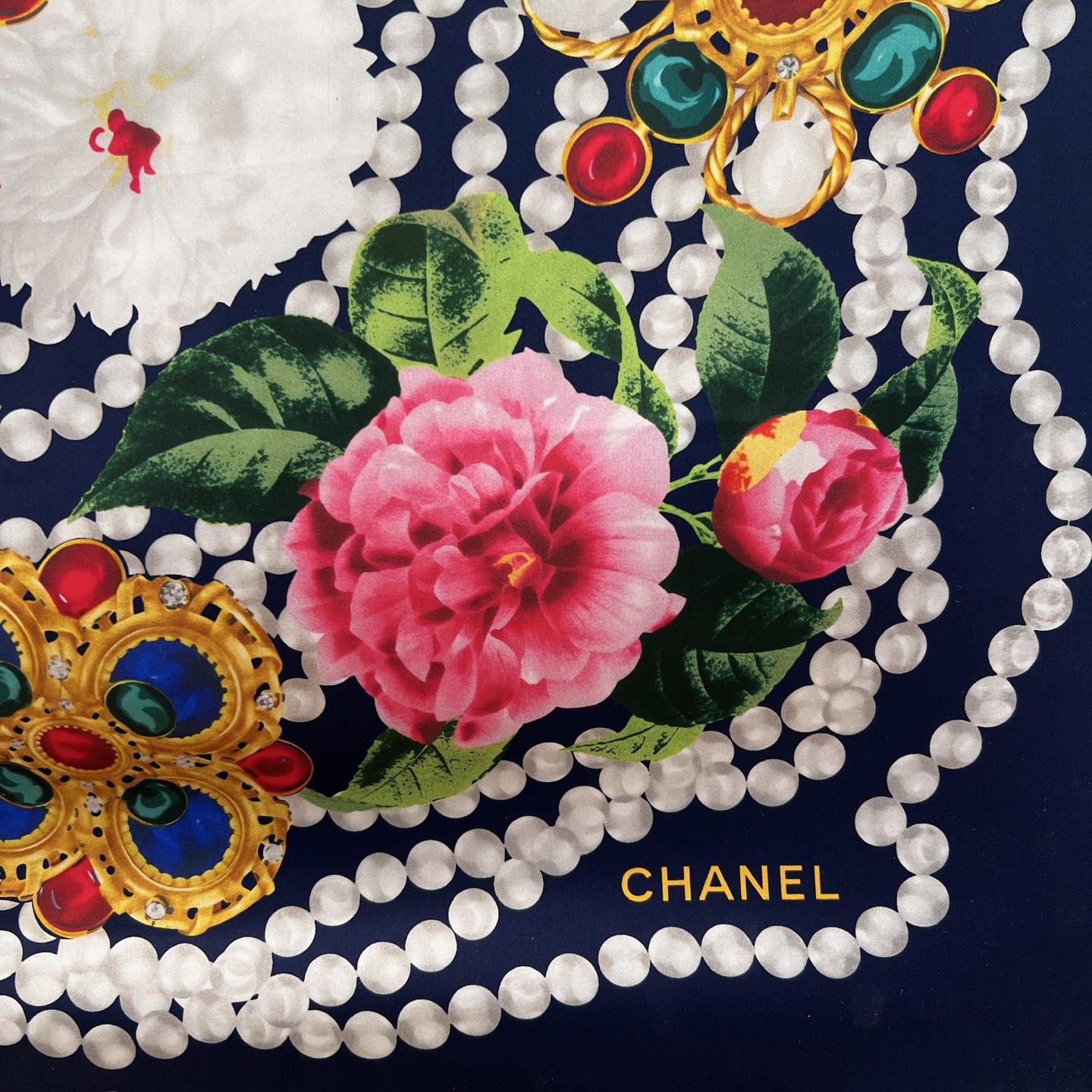 Chanel 𝐂𝐡𝐚𝐧𝐞𝐥 • 𝟐𝟔𝐂 《 花卉高级珠宝 》藏蓝色