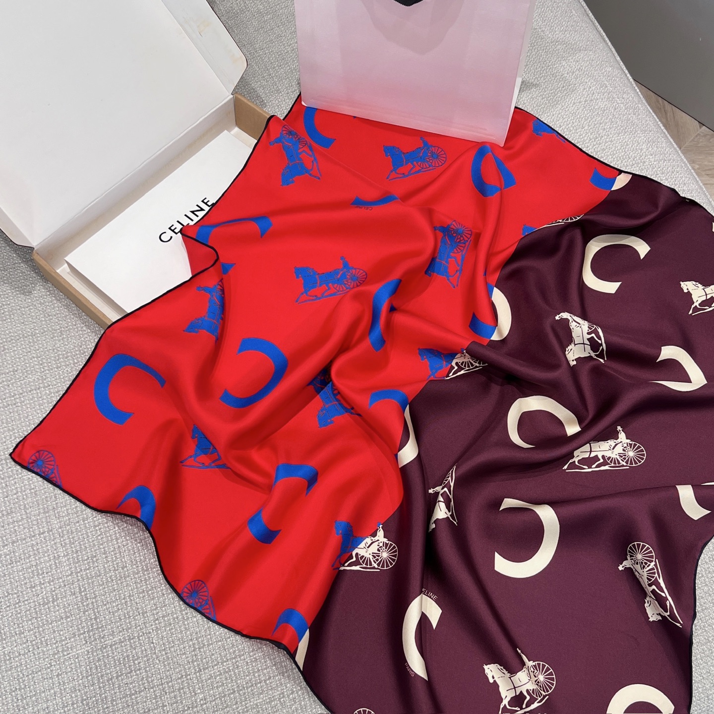 Celine 𝟐𝟔ꫛꫀꪝ《徽章丝巾》 酒红拼红色