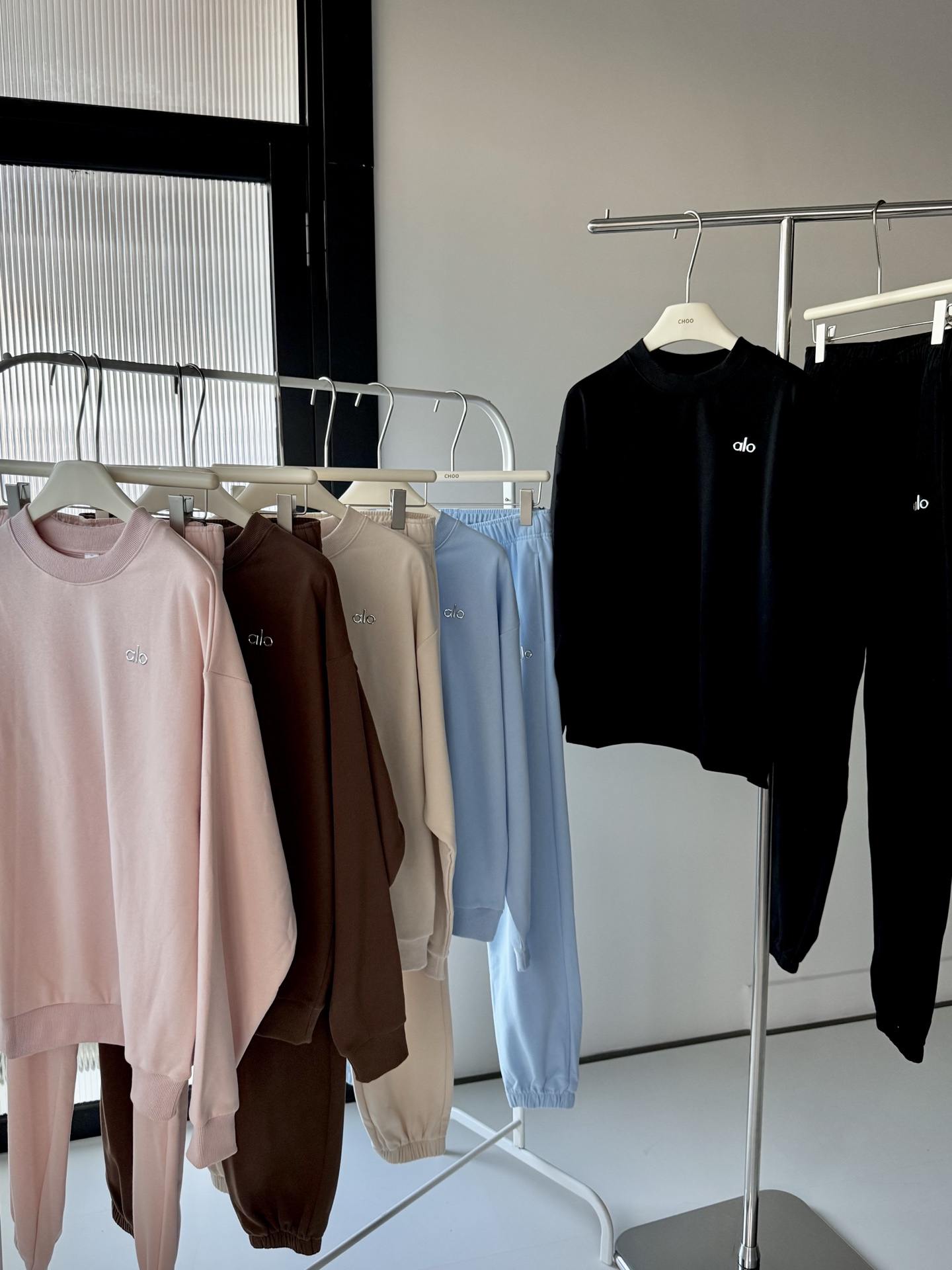 Alo long sleeve lounge pink yoga