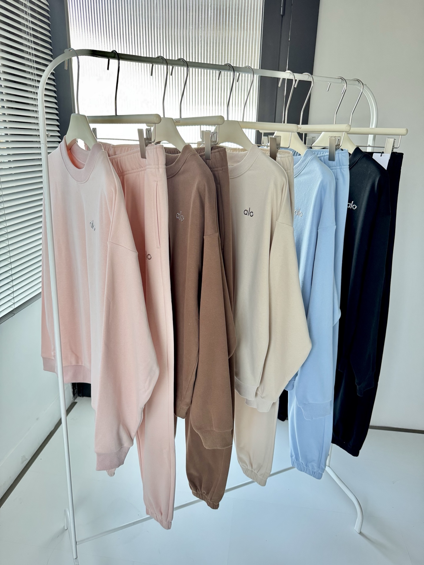 Alo long sleeve lounge pink yoga
