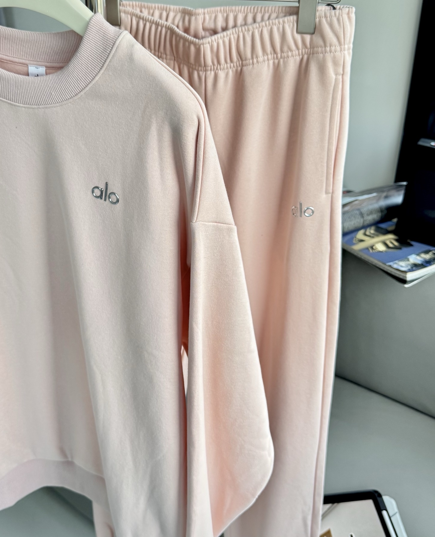 Alo set lounge pink yoga