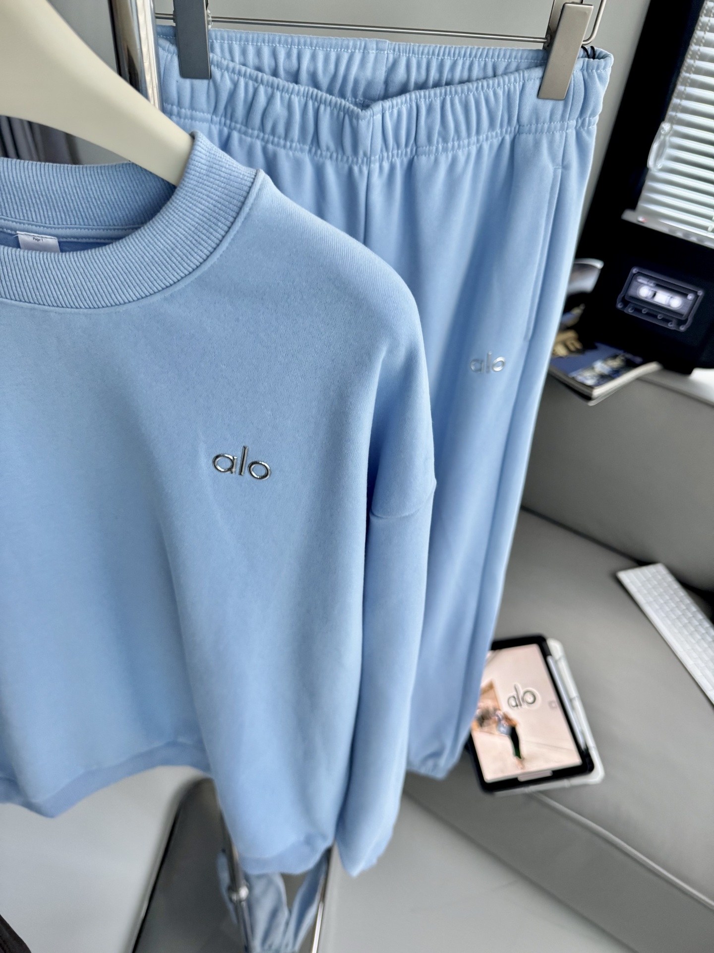 Alo set lounge pink yoga
