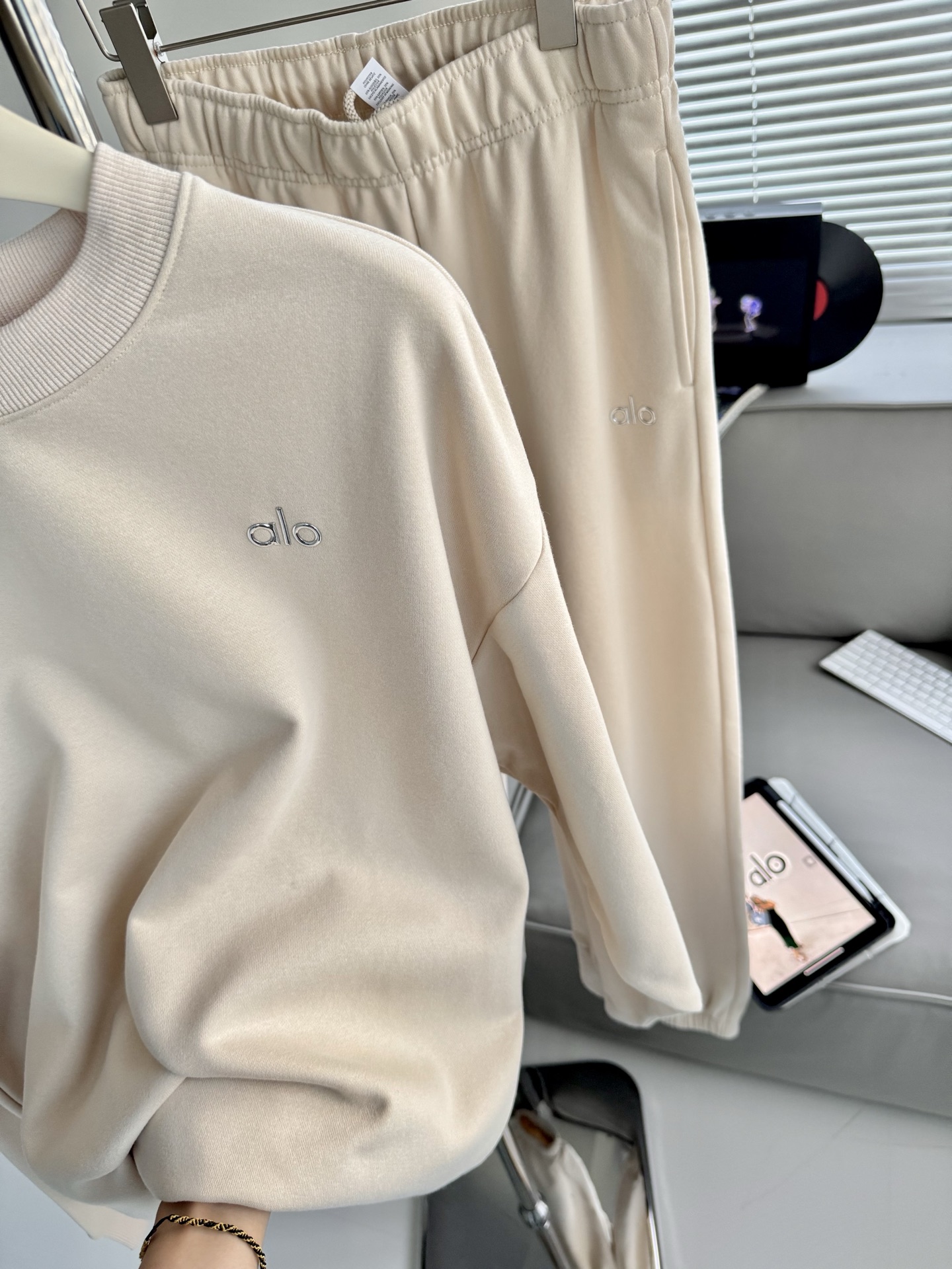 Alo set lounge pink yoga