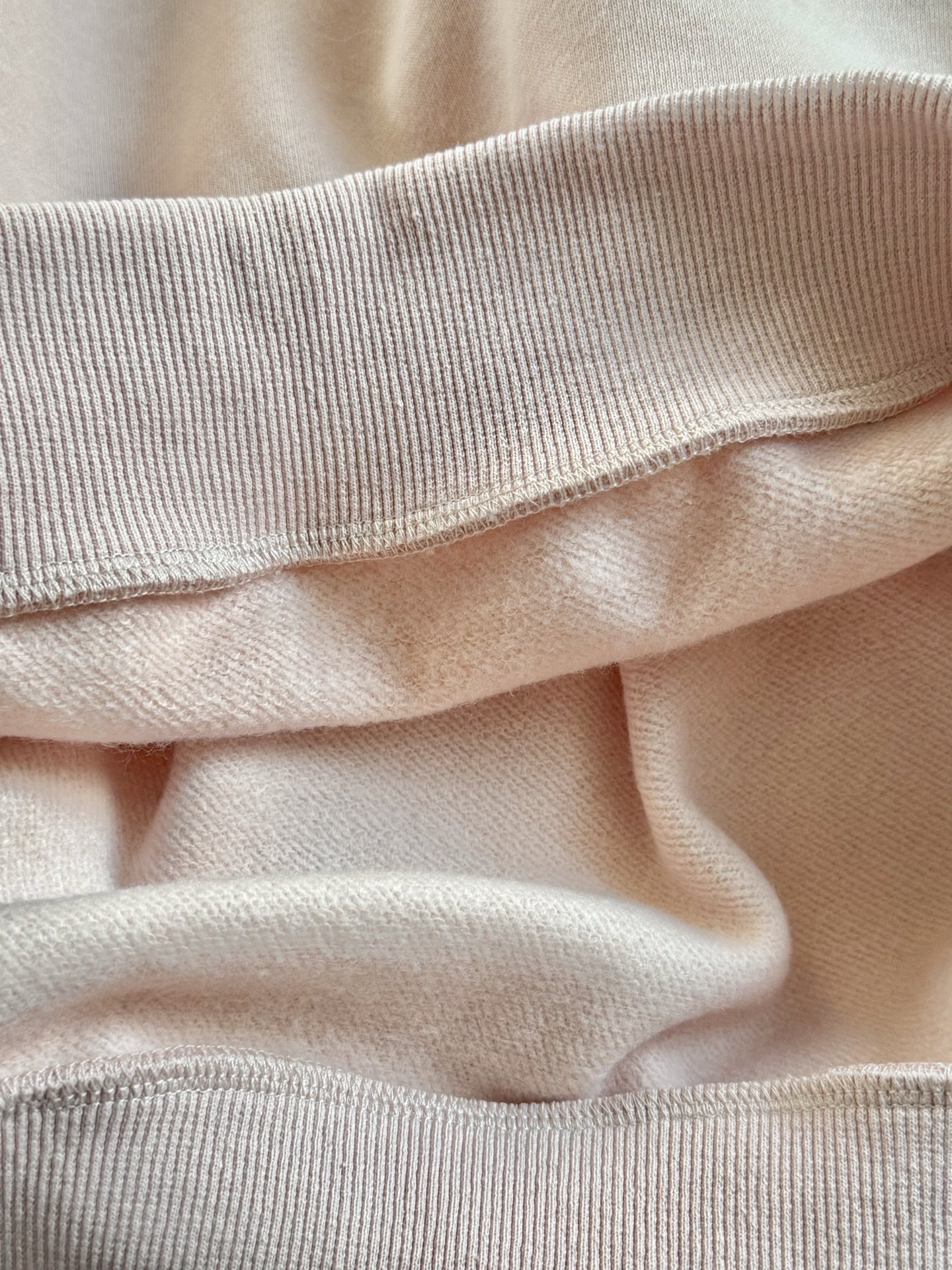 Alo long sleeve lounge light pink yoga