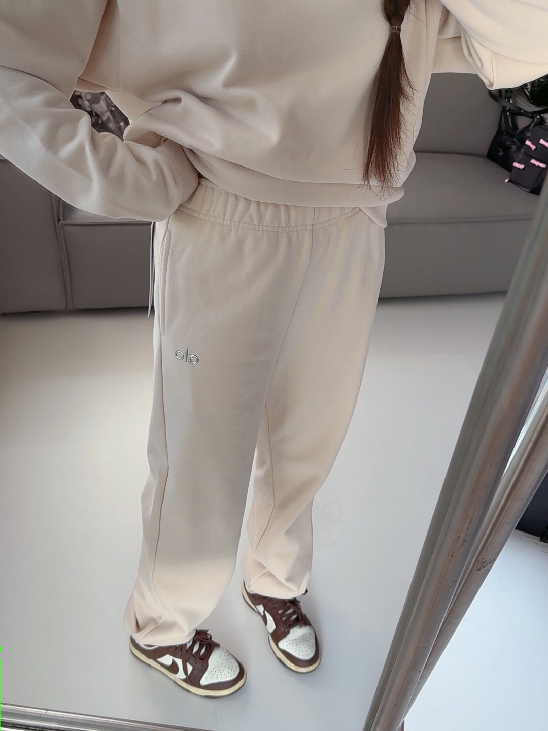 Alo Accolade set lounge ivory yoga