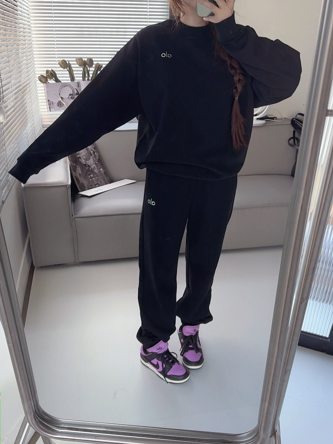 Alo long sleeve lounge black yoga