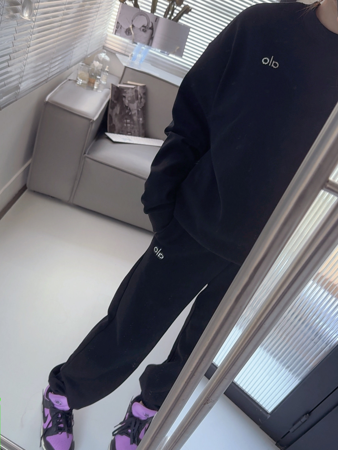 Alo long sleeve lounge black yoga
