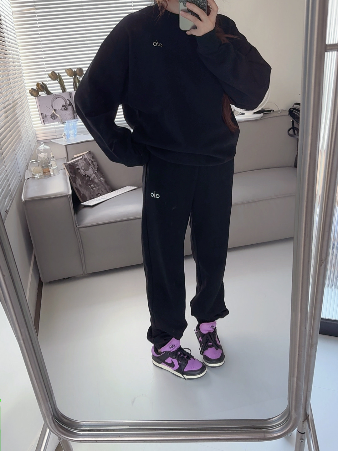 Alo long sleeve lounge black yoga