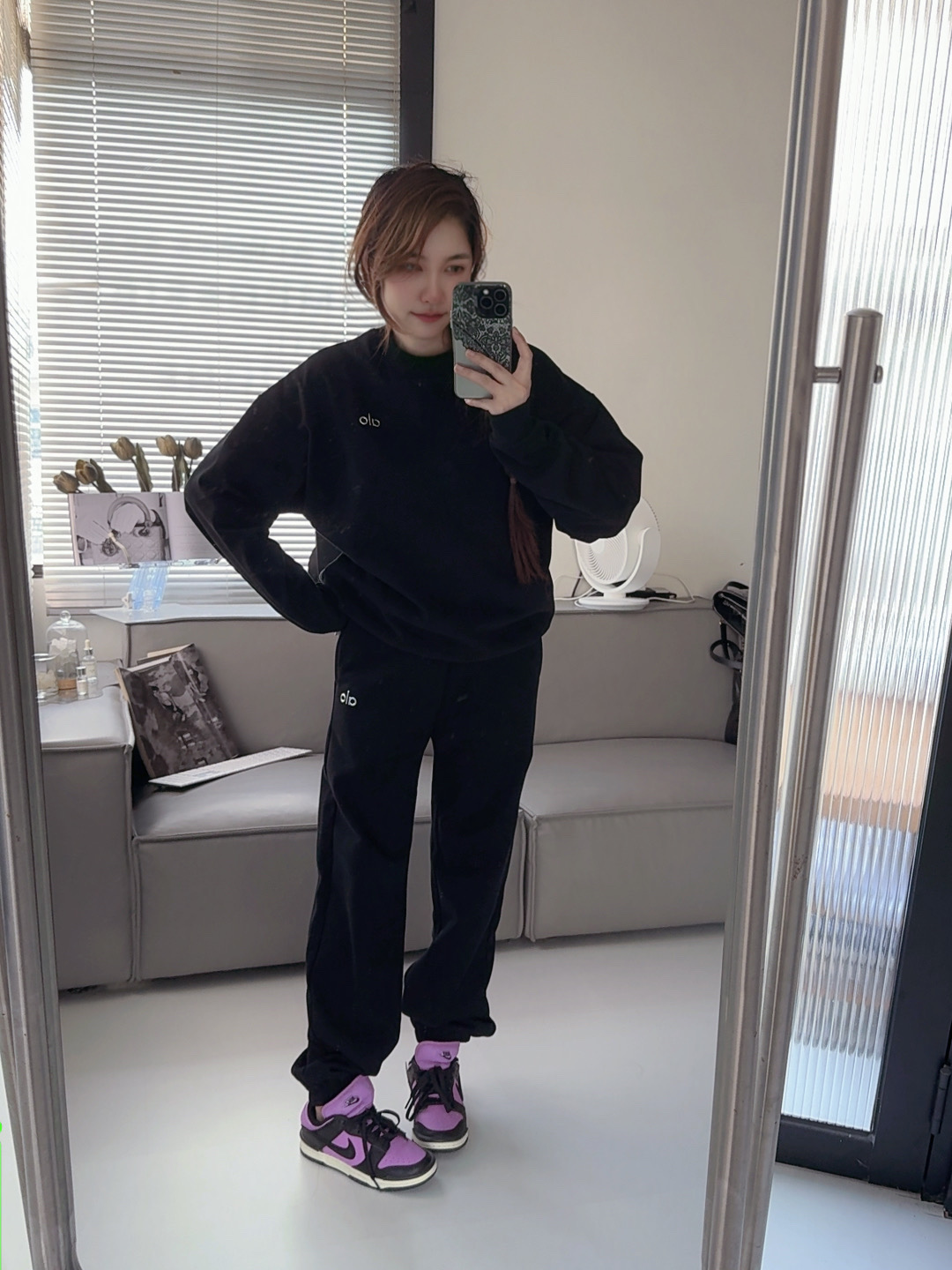 Alo long sleeve lounge black yoga