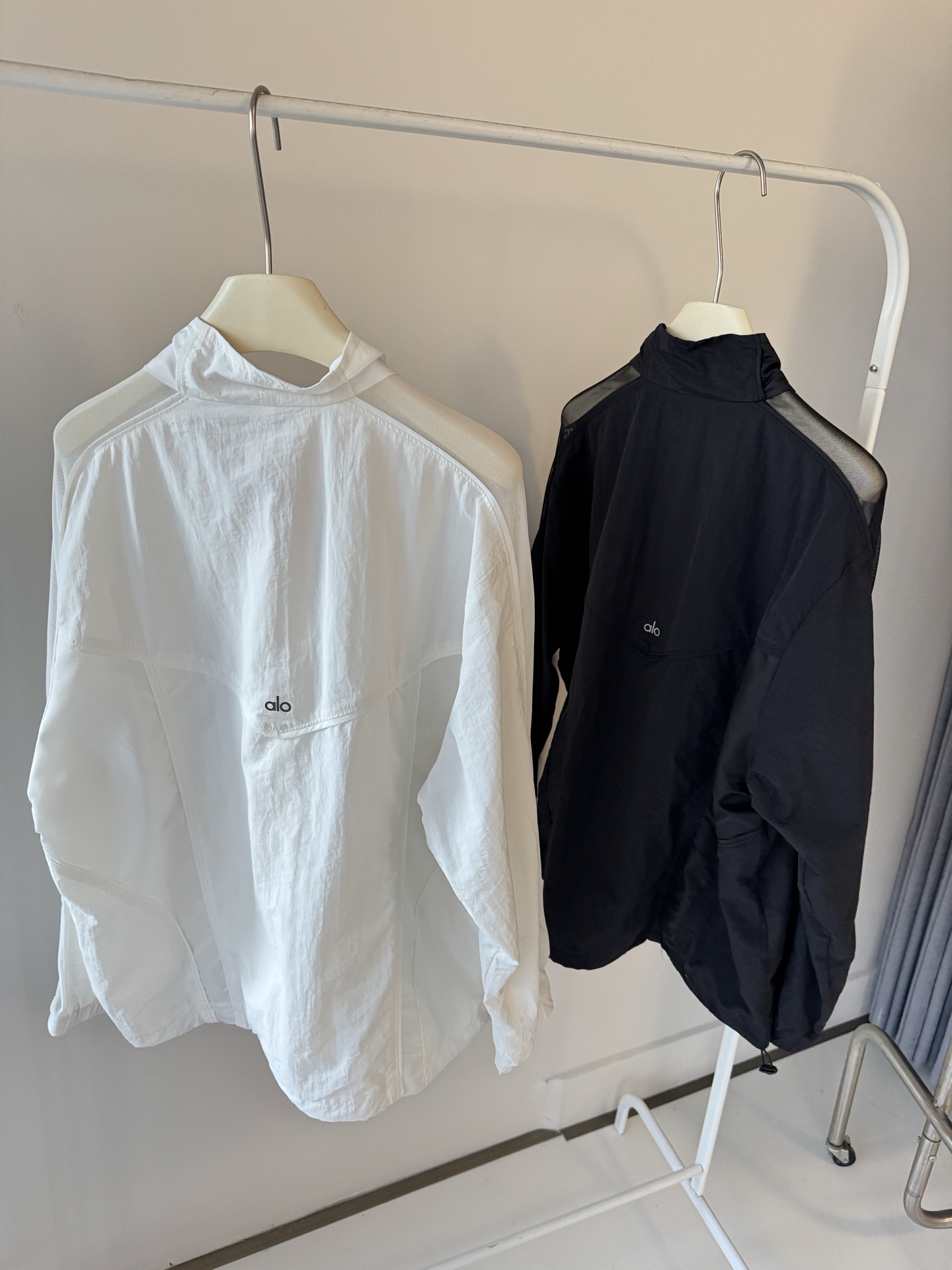 Alo jacket training white yoga