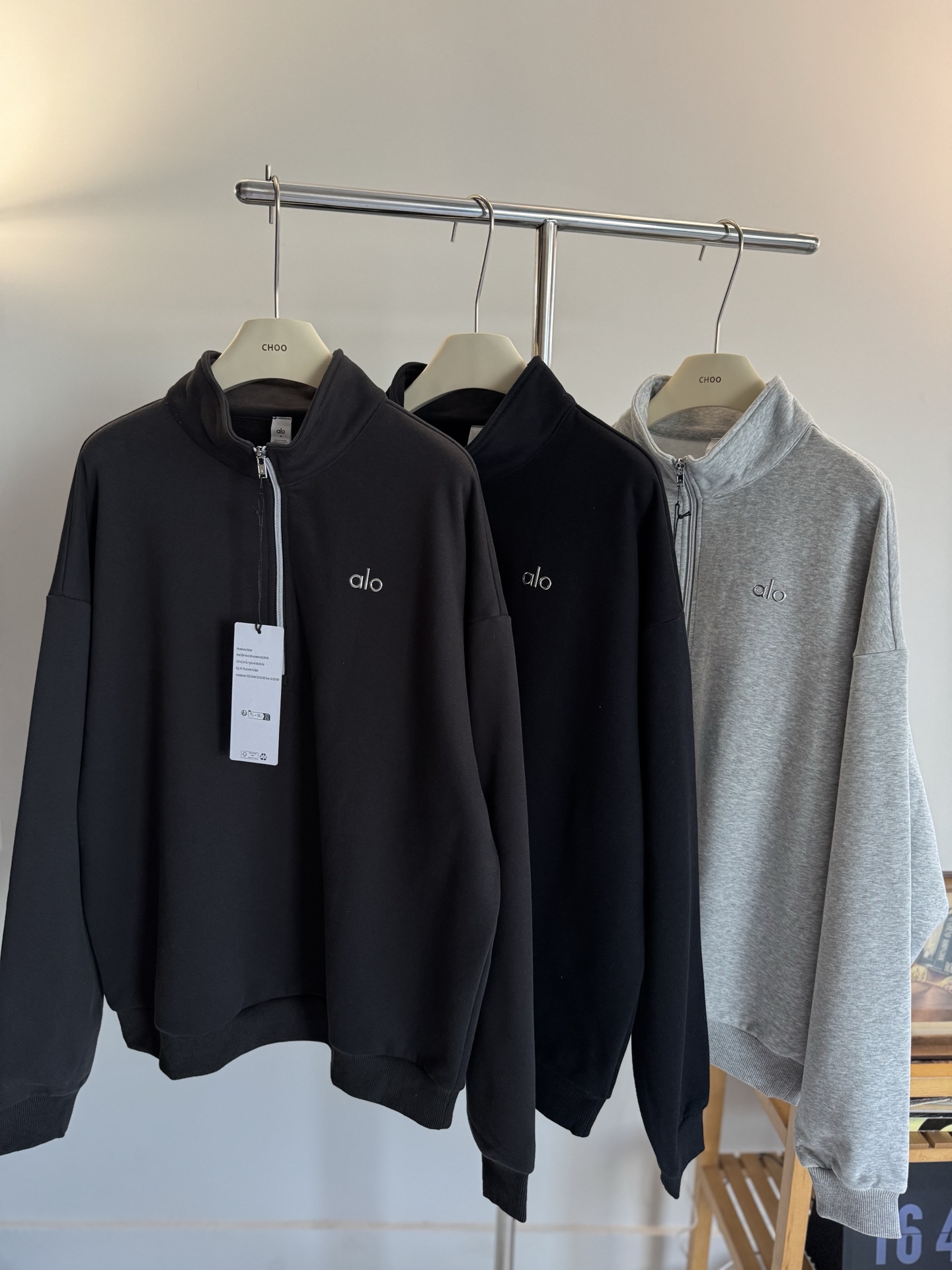 Alo Long sleeve alo logo yoga
