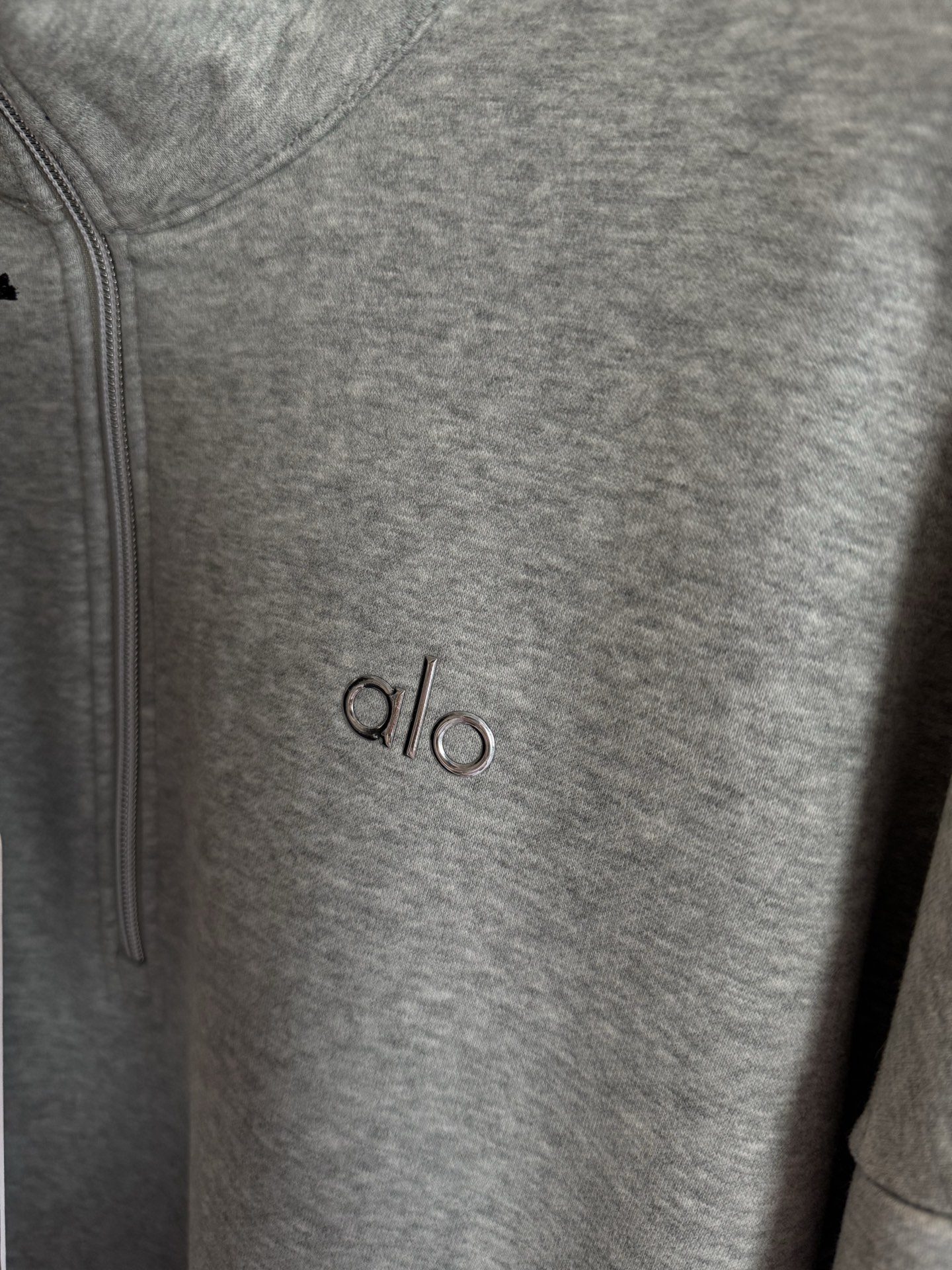 Alo long sleeve lounge gray yoga
