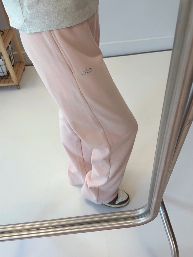 Alo men s bottoms lounge pink yoga
