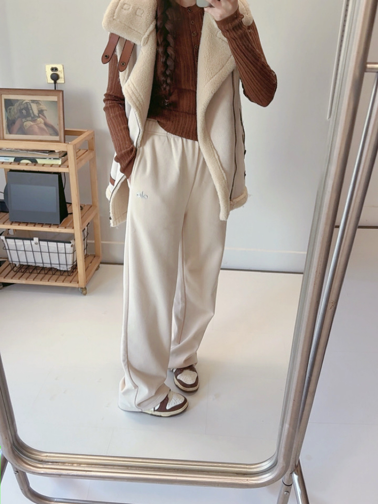 Alo Accolade pants lounge cream yoga