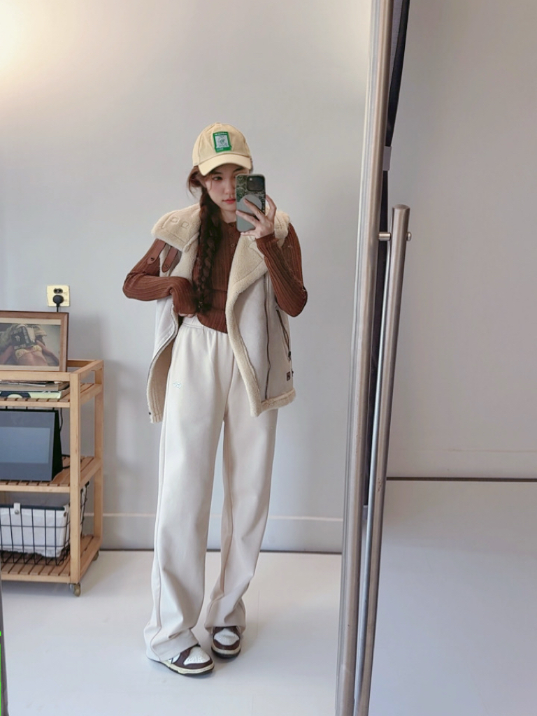 Alo Accolade pants lounge cream yoga