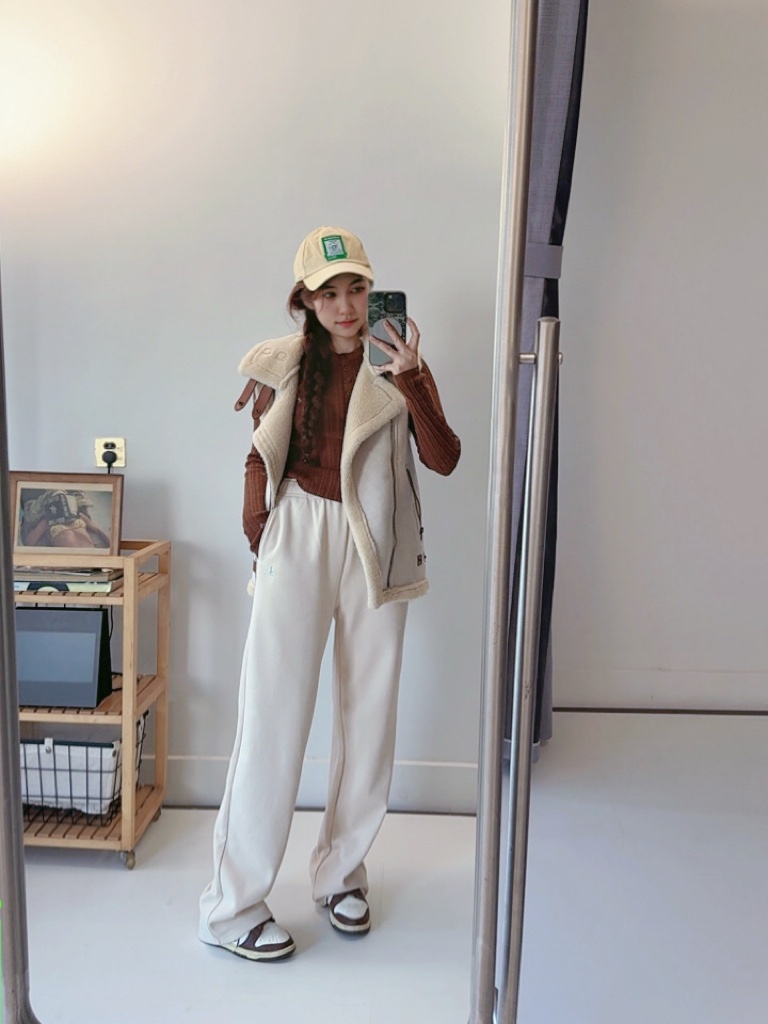 Alo Accolade pants lounge cream yoga