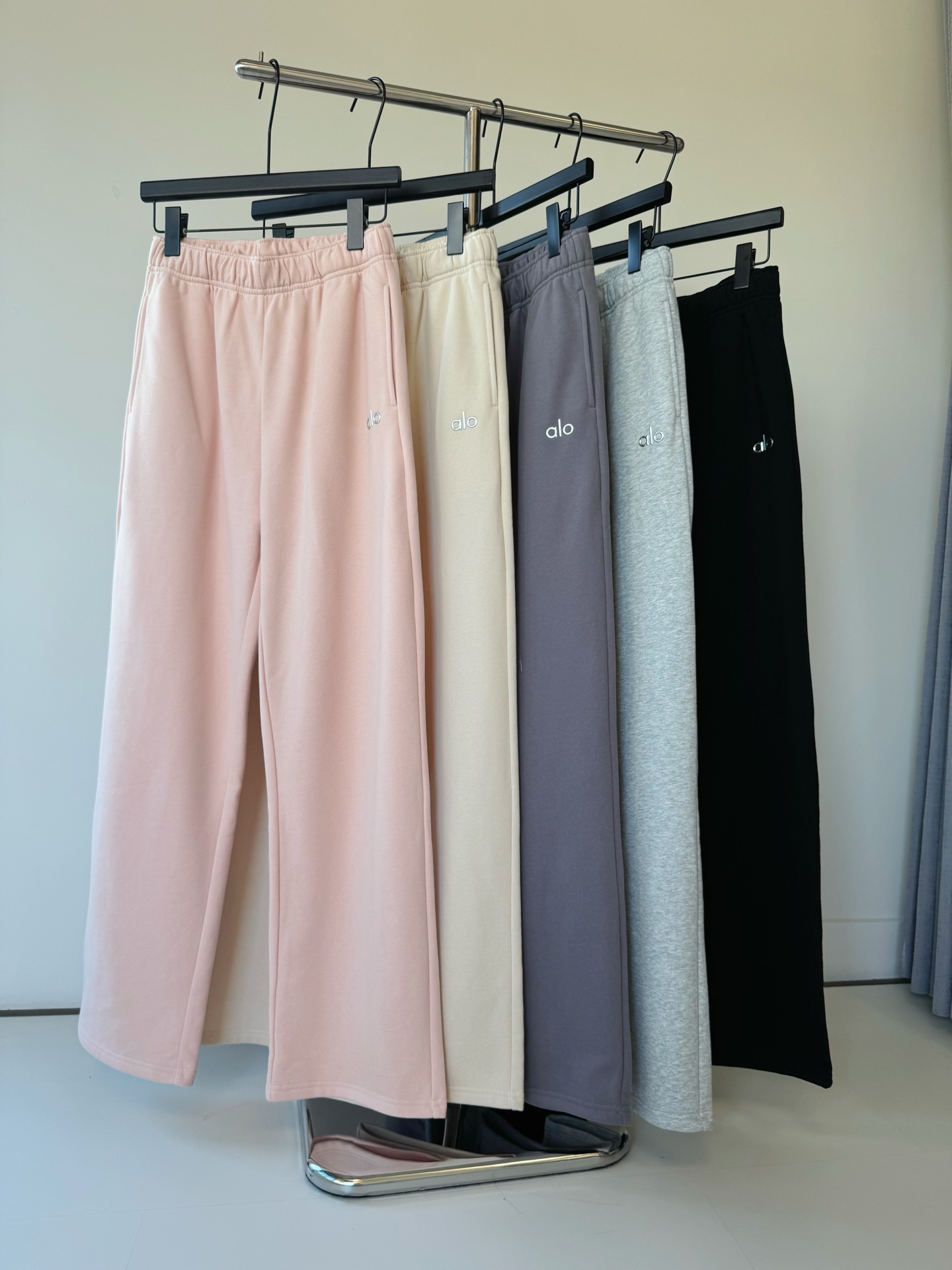 Alo Leggings Alo Accolade Straight Leg Sweatpant yoga