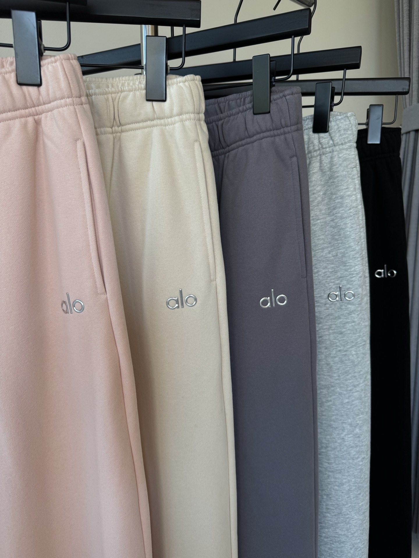 Alo leggings lounge pink yoga