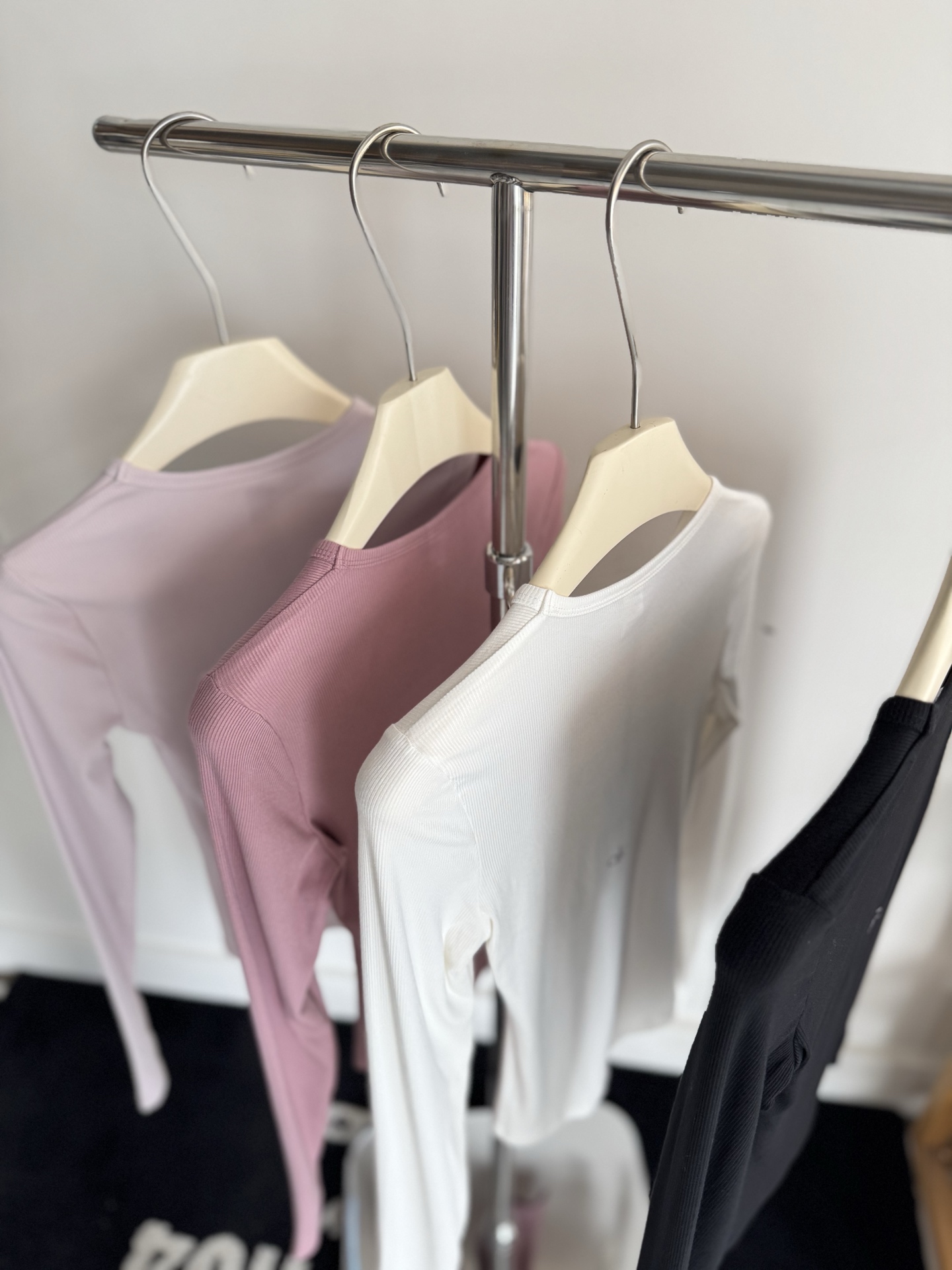 Alo long sleeve everyday light pink dusty rose ivory black yoga