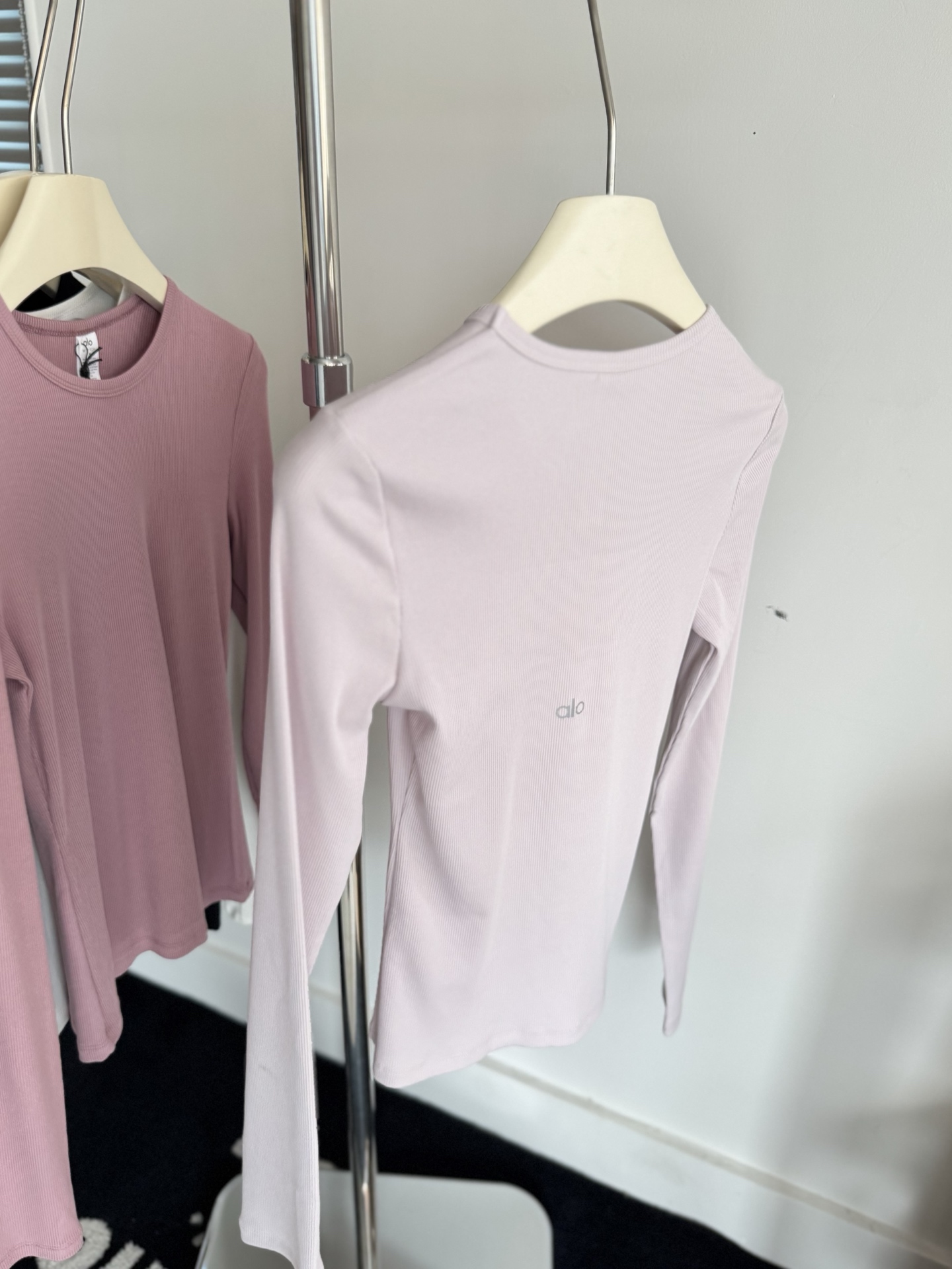 Alo long sleeve yoga black