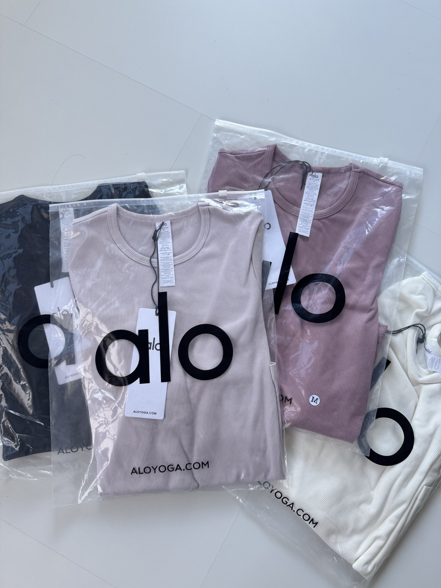 Alo long sleeve lounge beige yoga