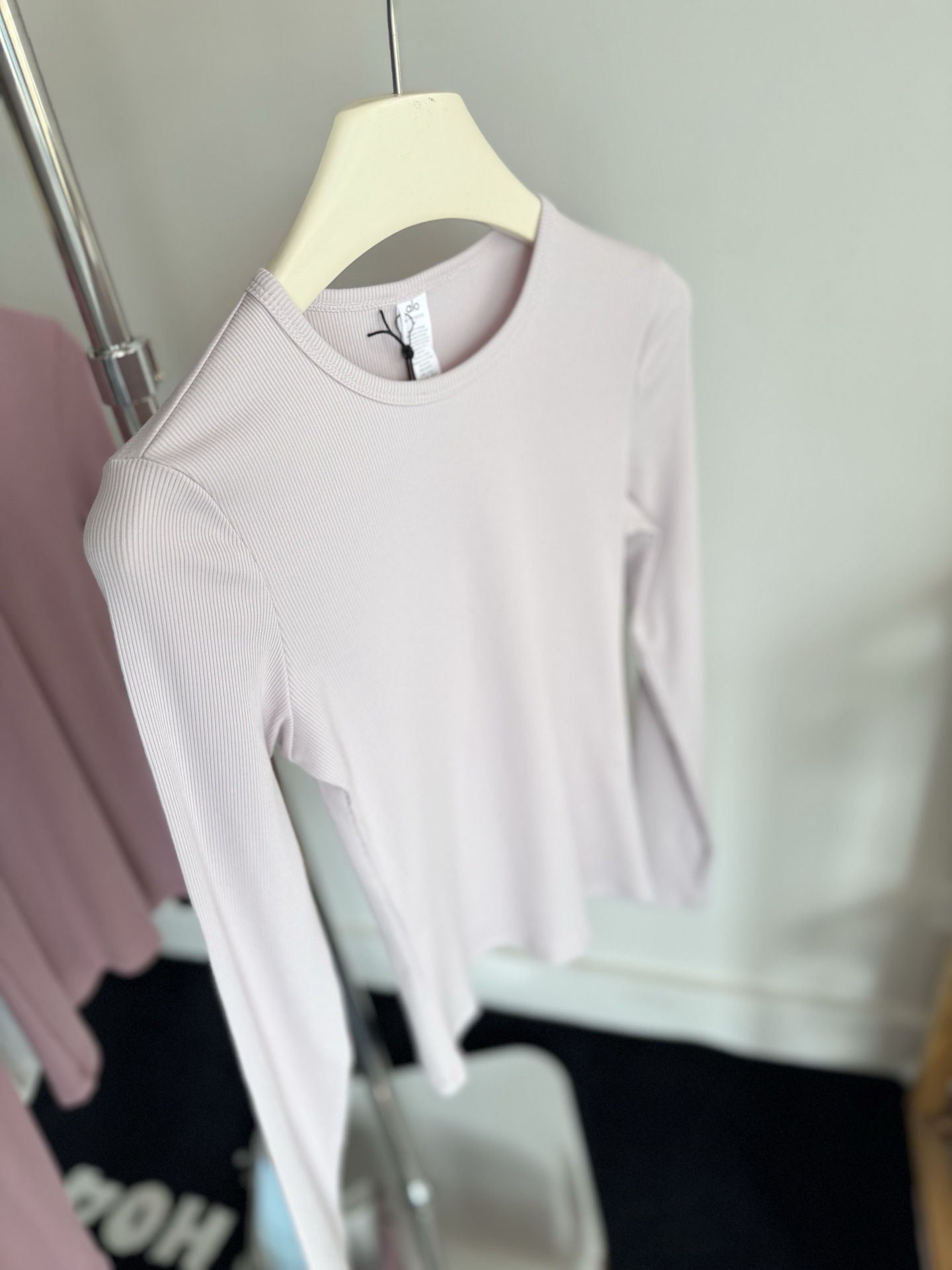 Alo long sleeve yoga black
