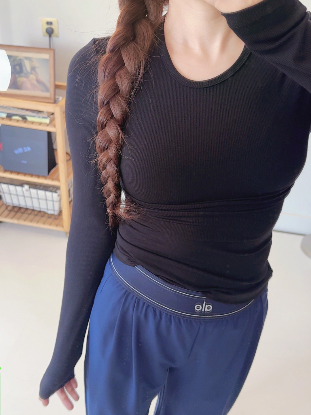 Alo long sleeve lounge black yoga