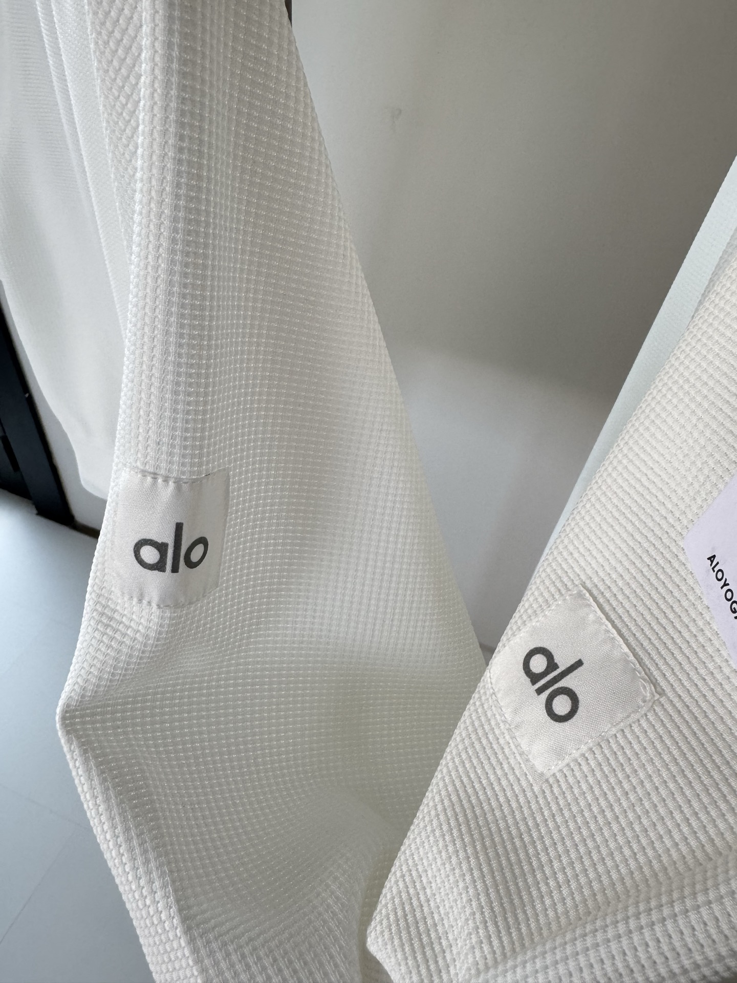 Alo long sleeve lounge white yoga