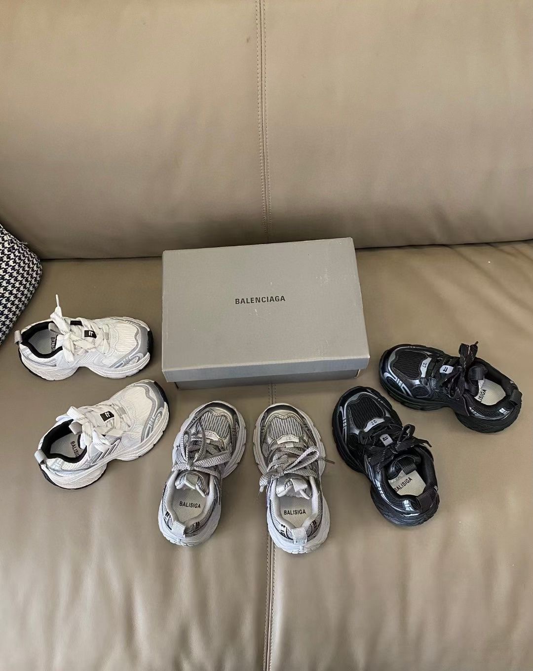 图片[3]-原图直出🌟尺码26-37. 巴黎世家 洋气又百搭的老爹鞋穿上舒服透气💨魔术贴设计，方便宝贝穿脱✅鞋底防滑耐磨☺️舒服好穿✌🏻跑步跳高都棒棒哒🎉鞋型好好看爱了😻-选品中心